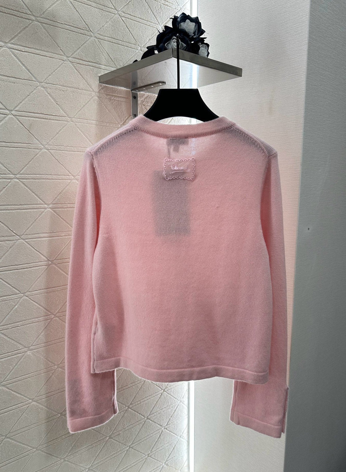 Contrast-color knit cardigan