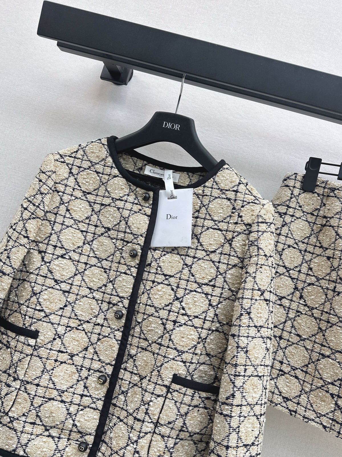 Cannage Suit