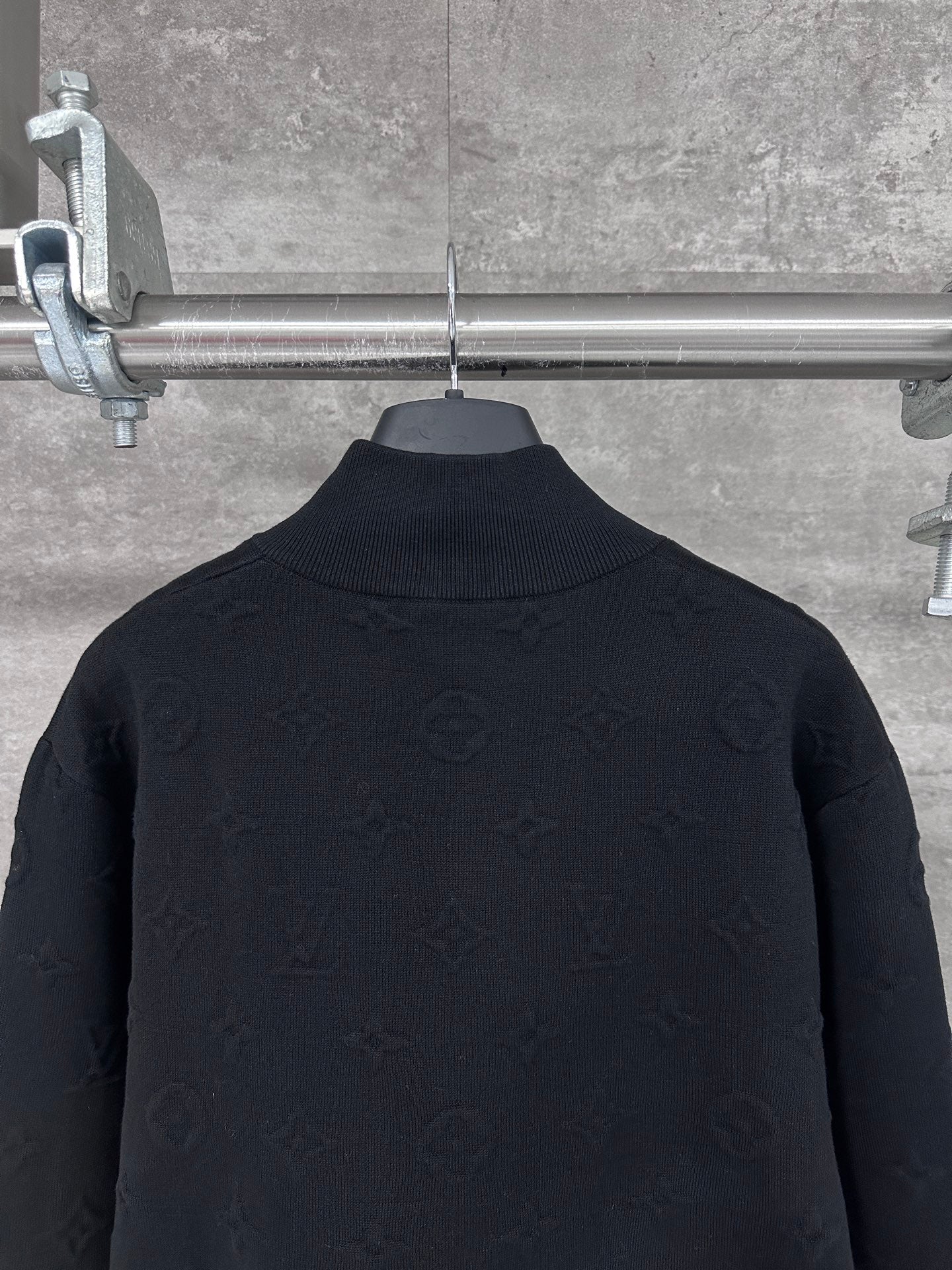 Embossed, stand-collar knitted jacket