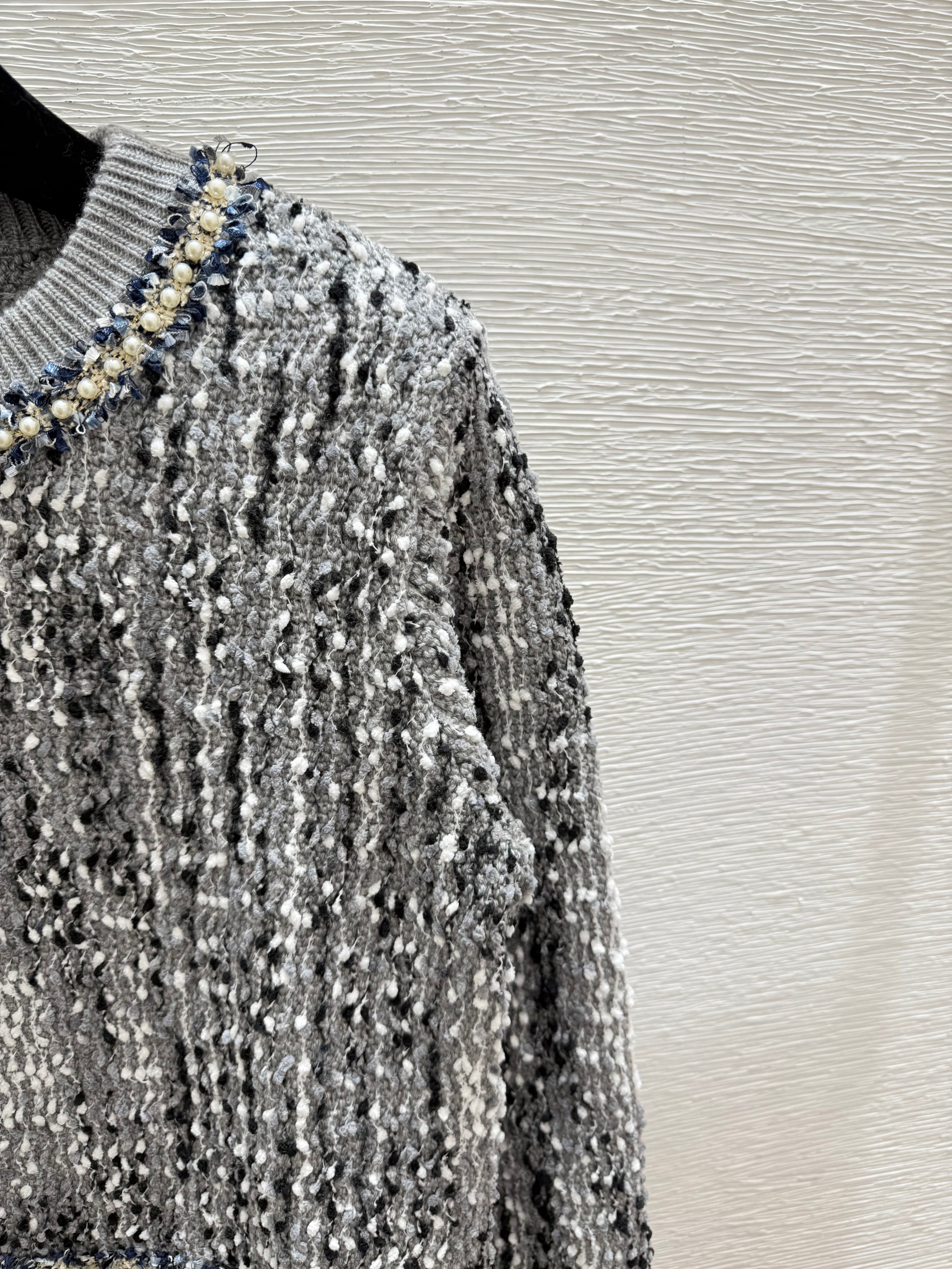 Jacquard beaded round neck knitted long sleeves