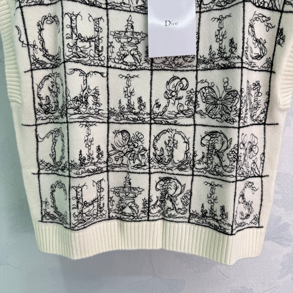 Plaid embroidered knitted vest