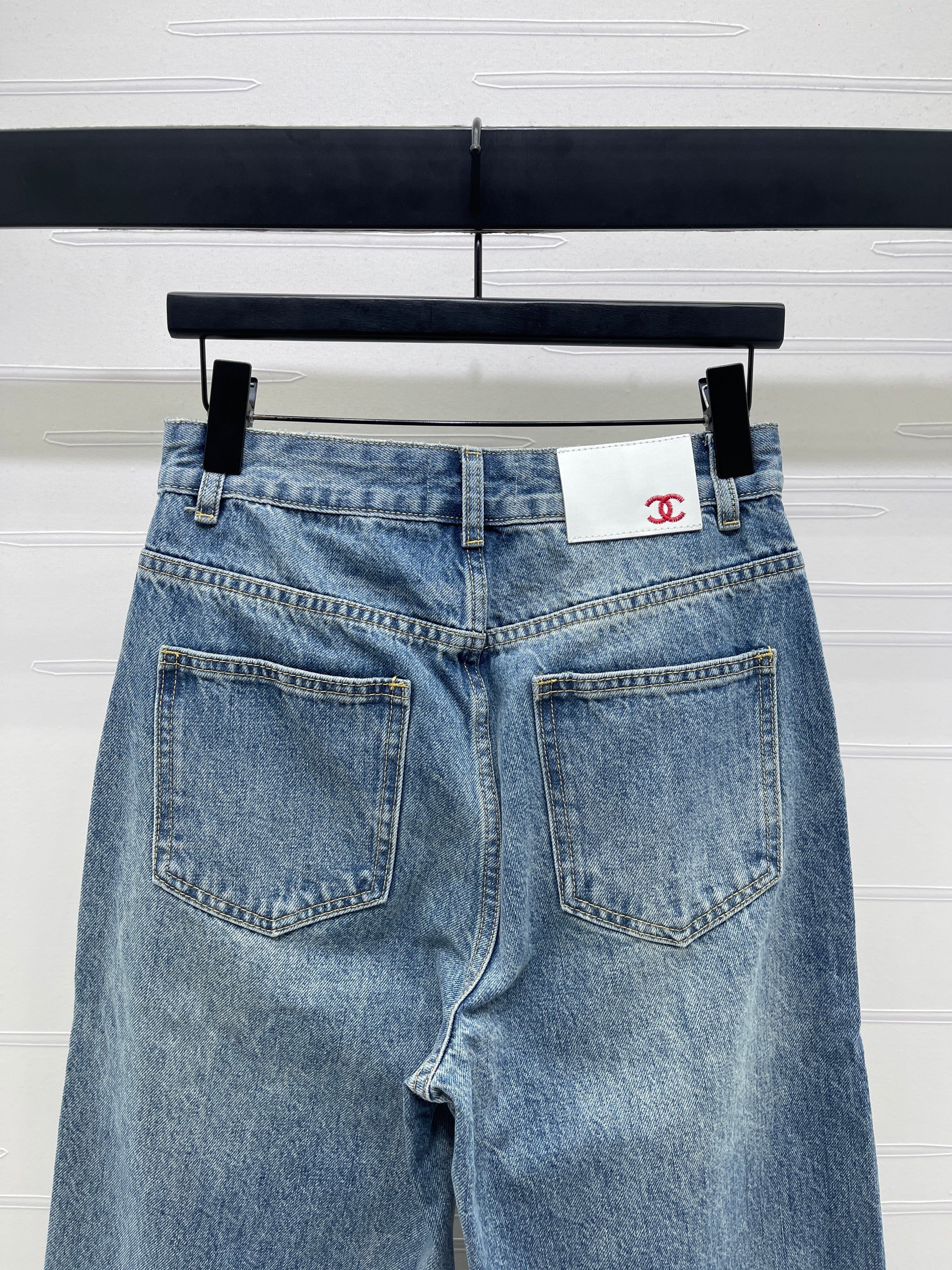 Embroidered Pattern Wide-Leg Denim Pants