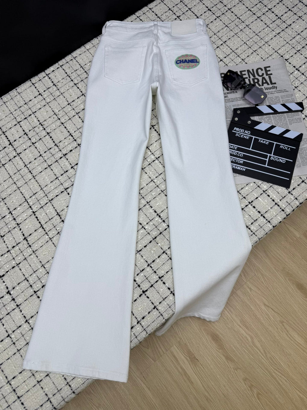 Embroidered Back Pocket Flared Jeans