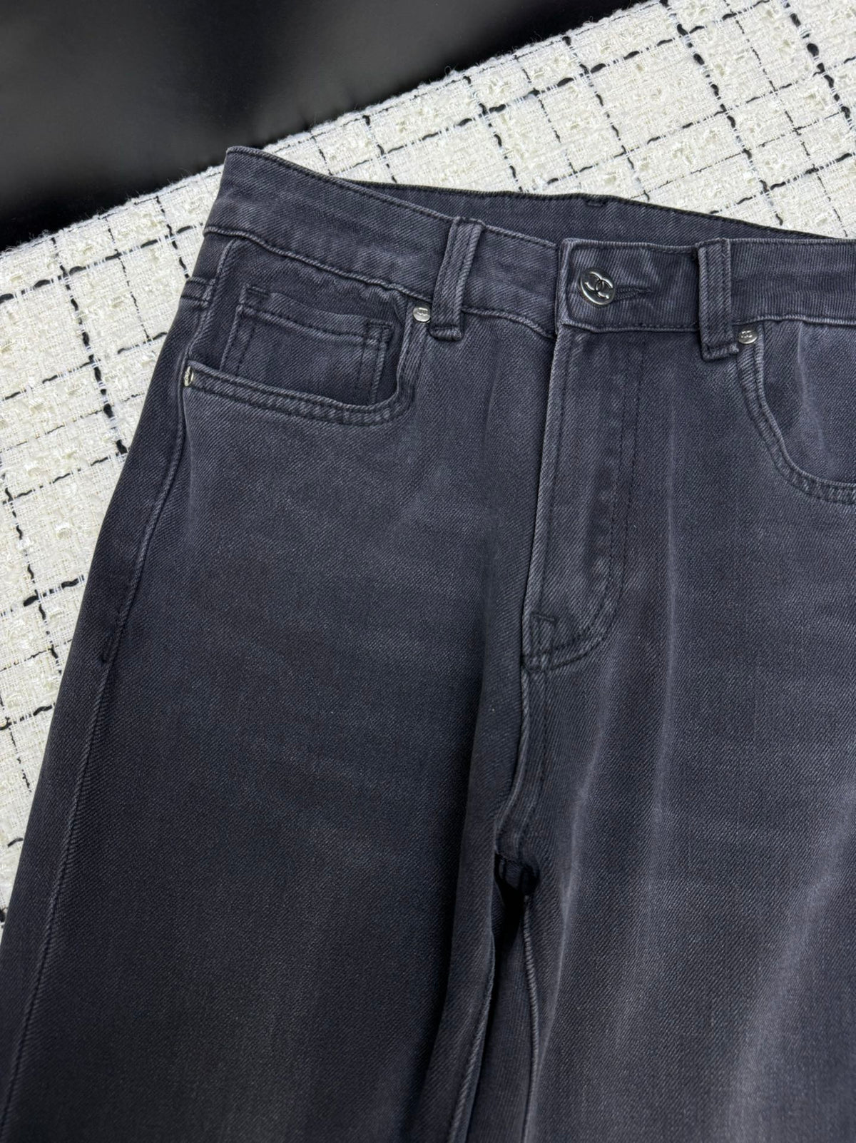 Embroidered Back Pocket Flared Jeans