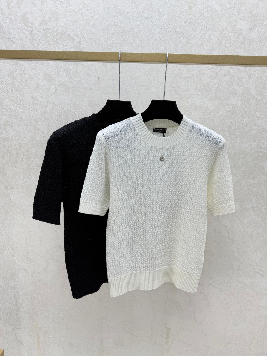 simple round neck knit short-sleeved top