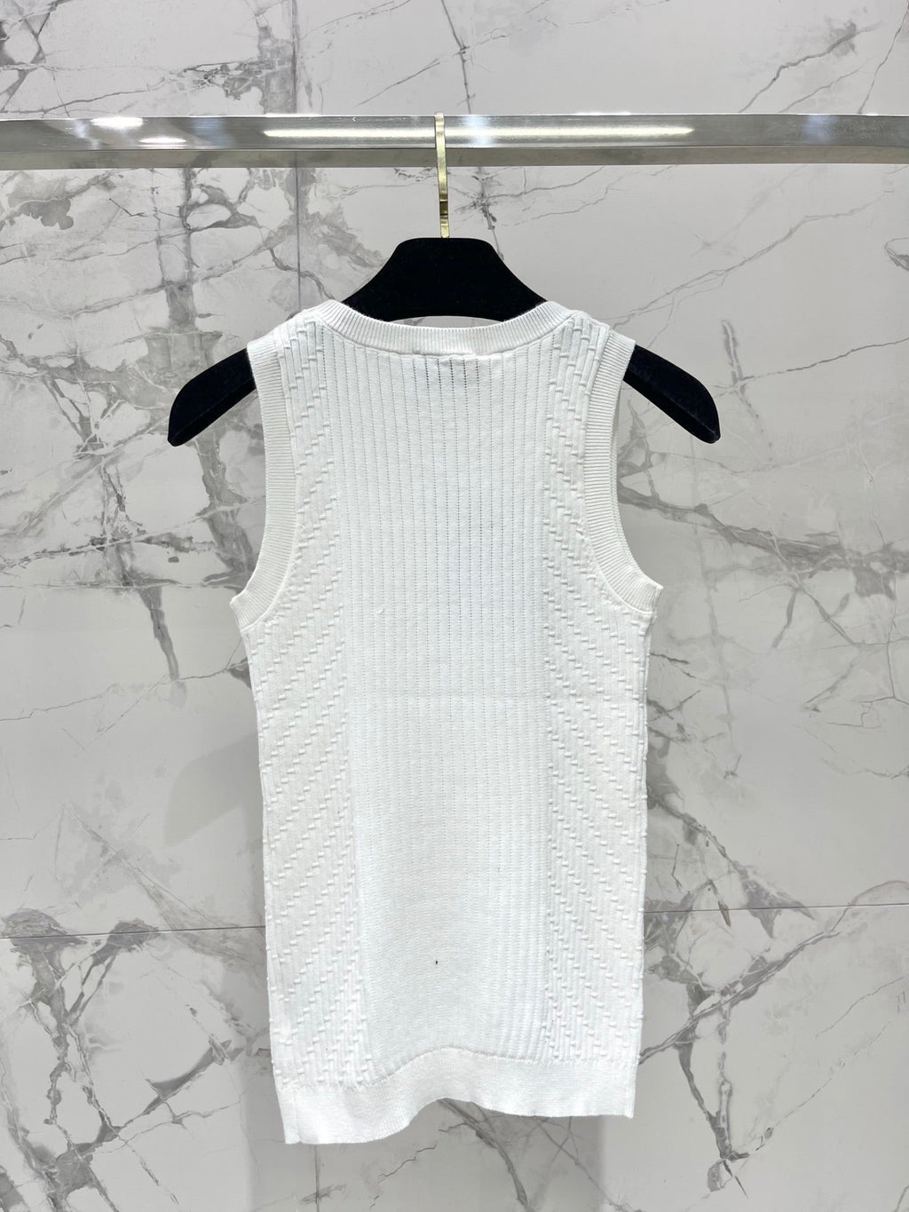 Stretch Fit Diamond Pattern Knit Vest