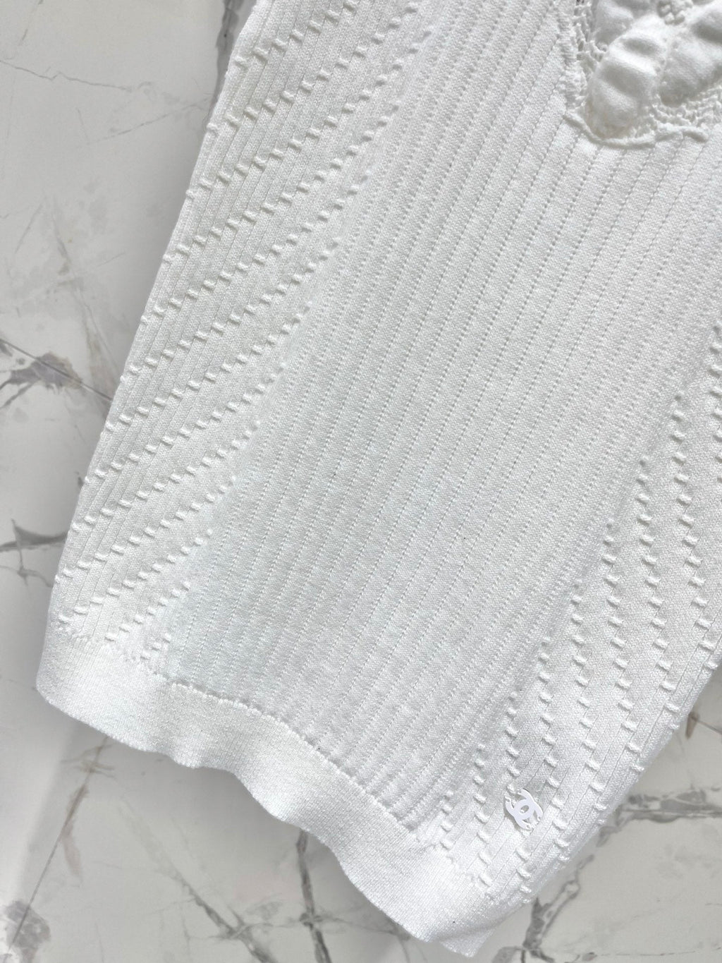 Stretch Fit Diamond Pattern Knit Vest