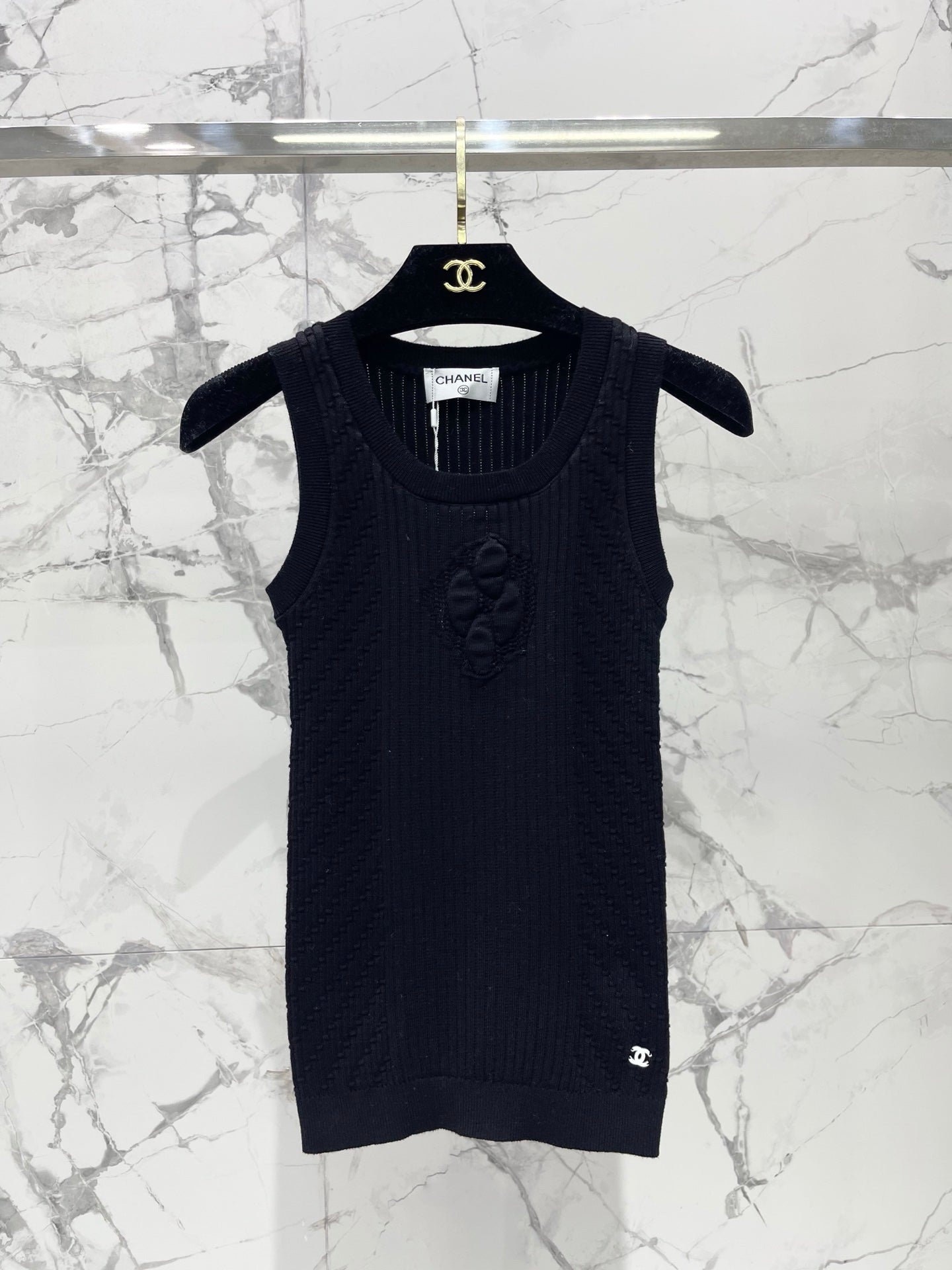 Stretch Fit Diamond Pattern Knit Vest