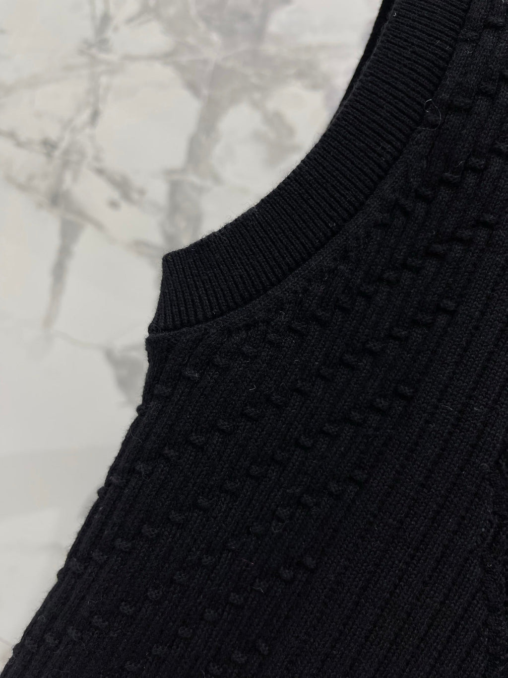 Stretch Fit Diamond Pattern Knit Vest