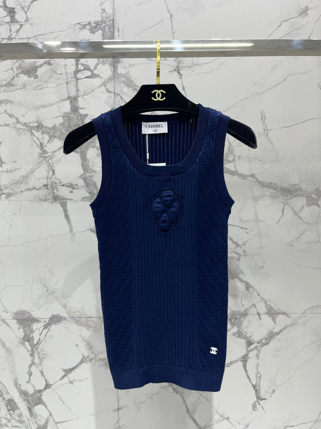 Stretch Fit Diamond Pattern Knit Vest