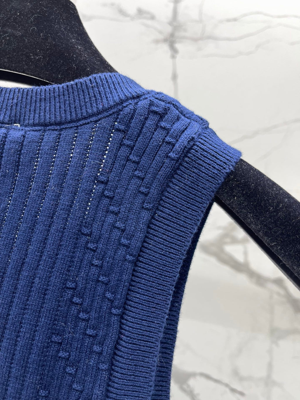 Stretch Fit Diamond Pattern Knit Vest