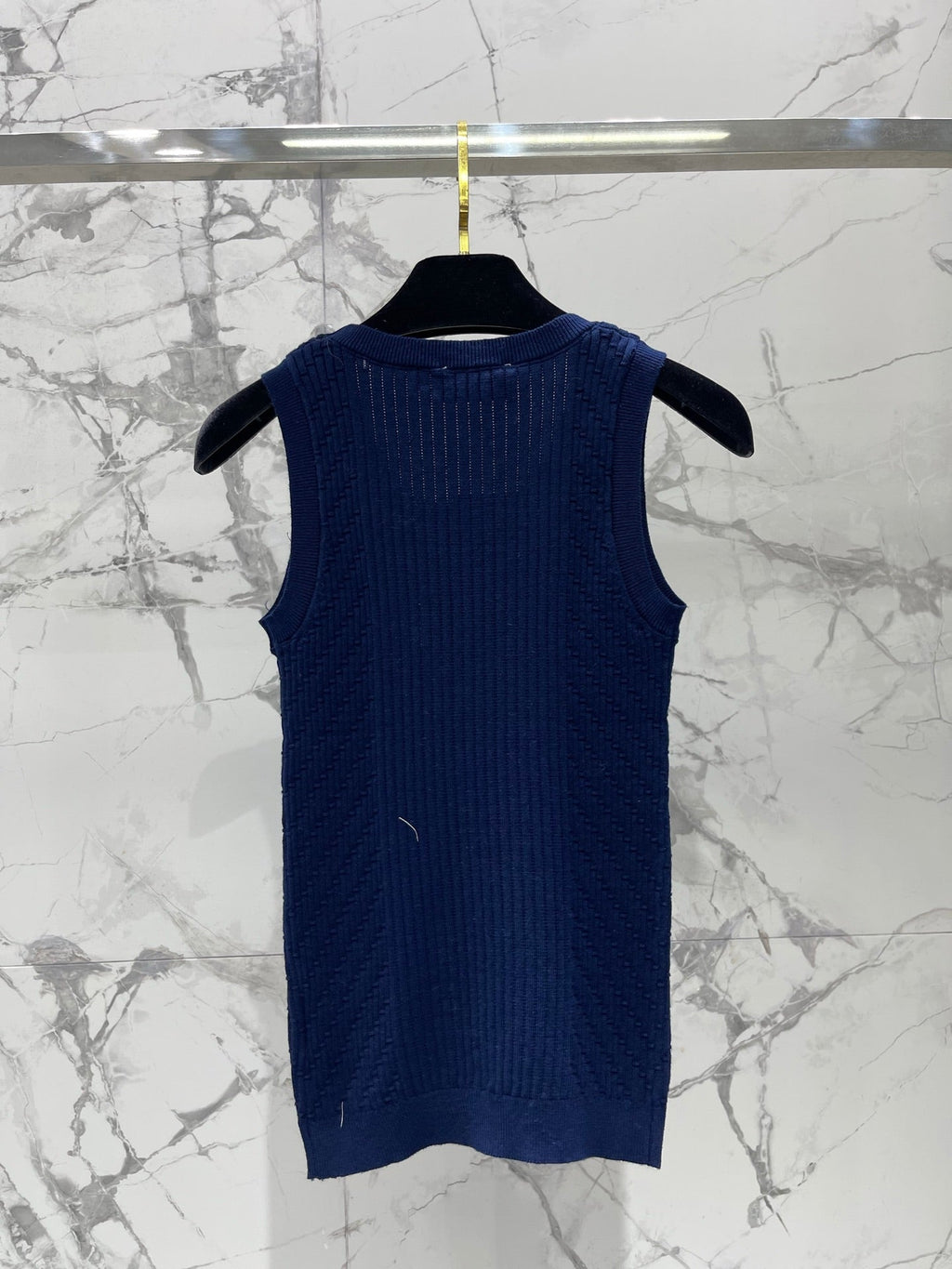 Stretch Fit Diamond Pattern Knit Vest