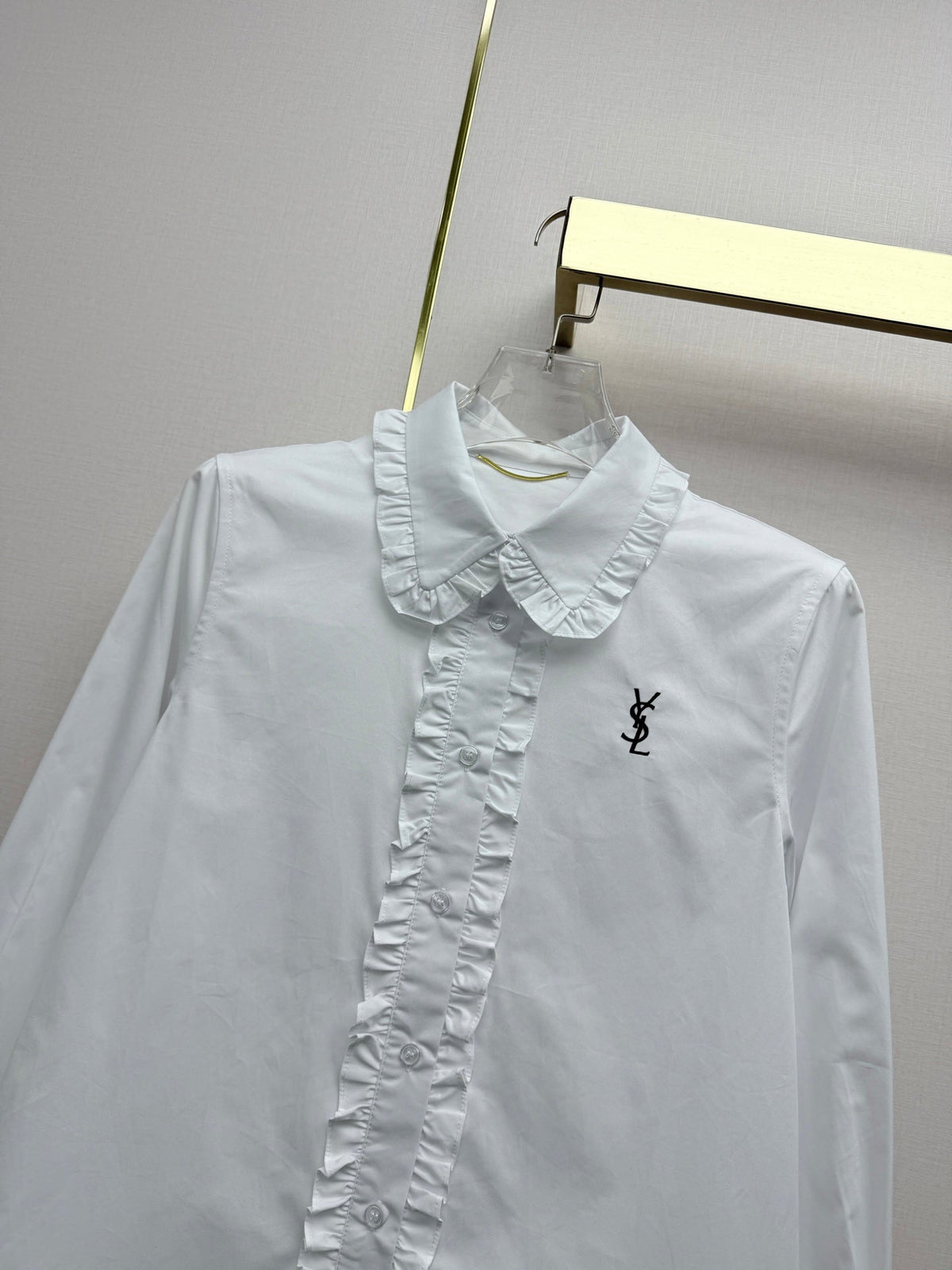 Ruffled trim long-sleeved shirt