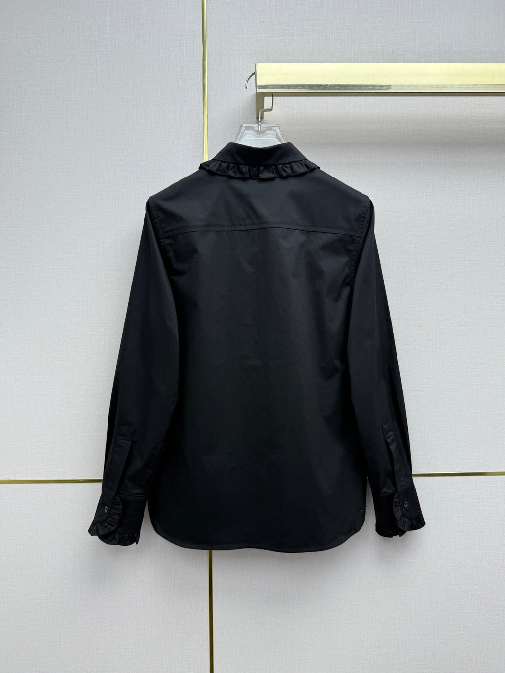 Ruffled trim long-sleeved shirt
