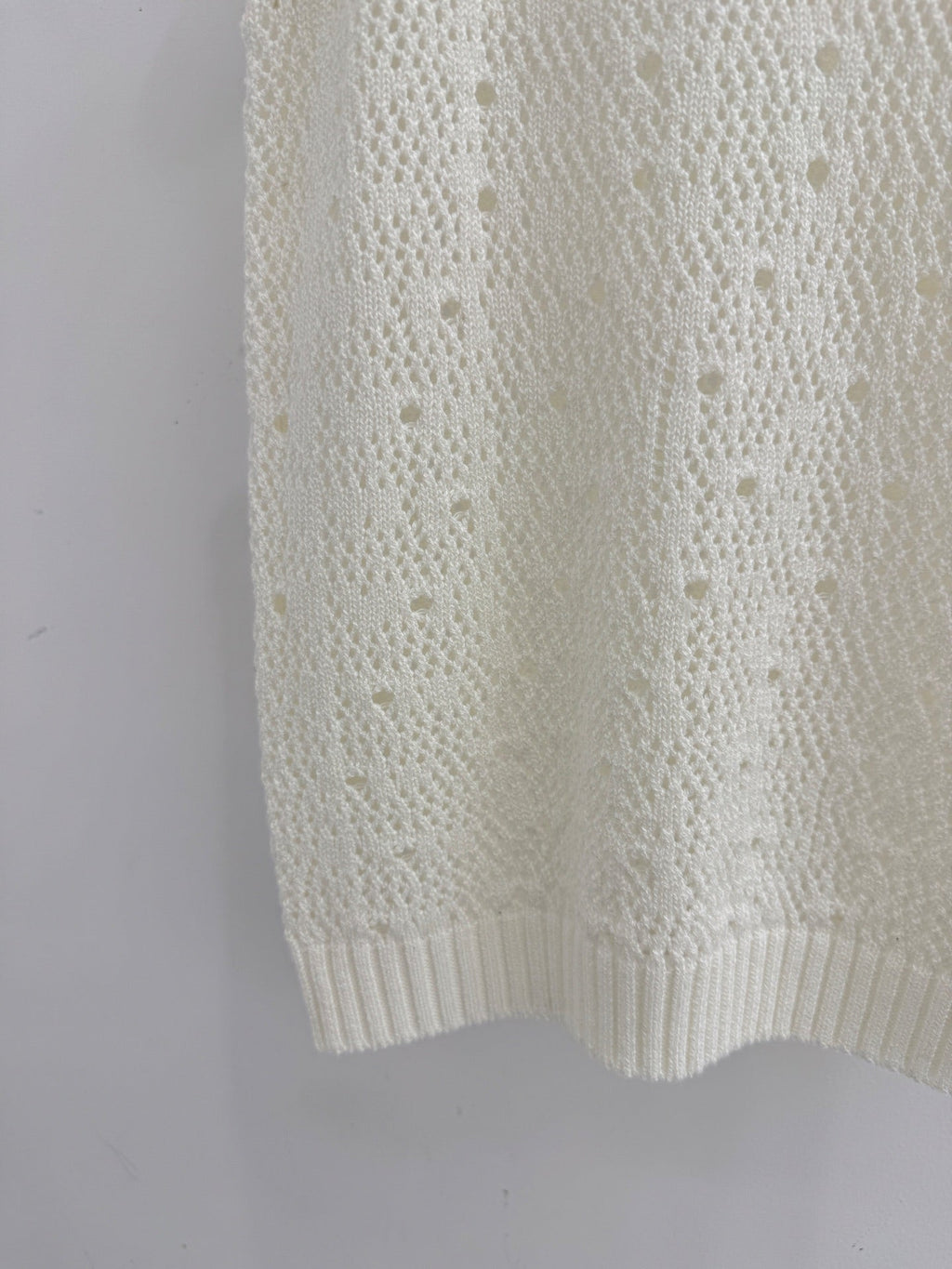 Hollow-out vest