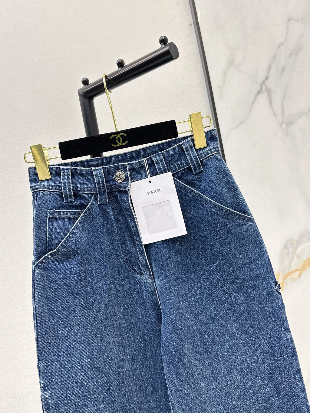Side-pocket jeans