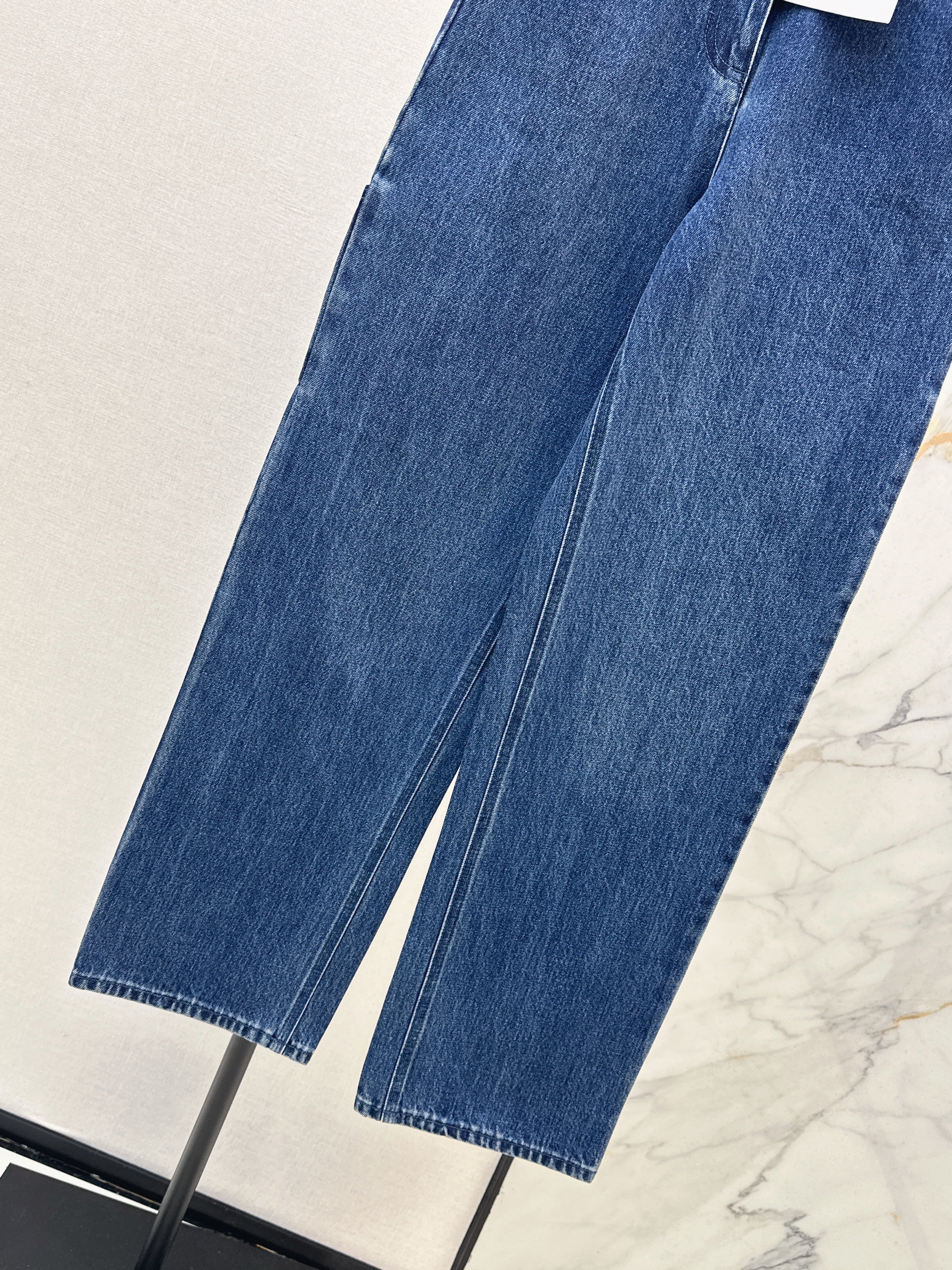 Side-pocket jeans