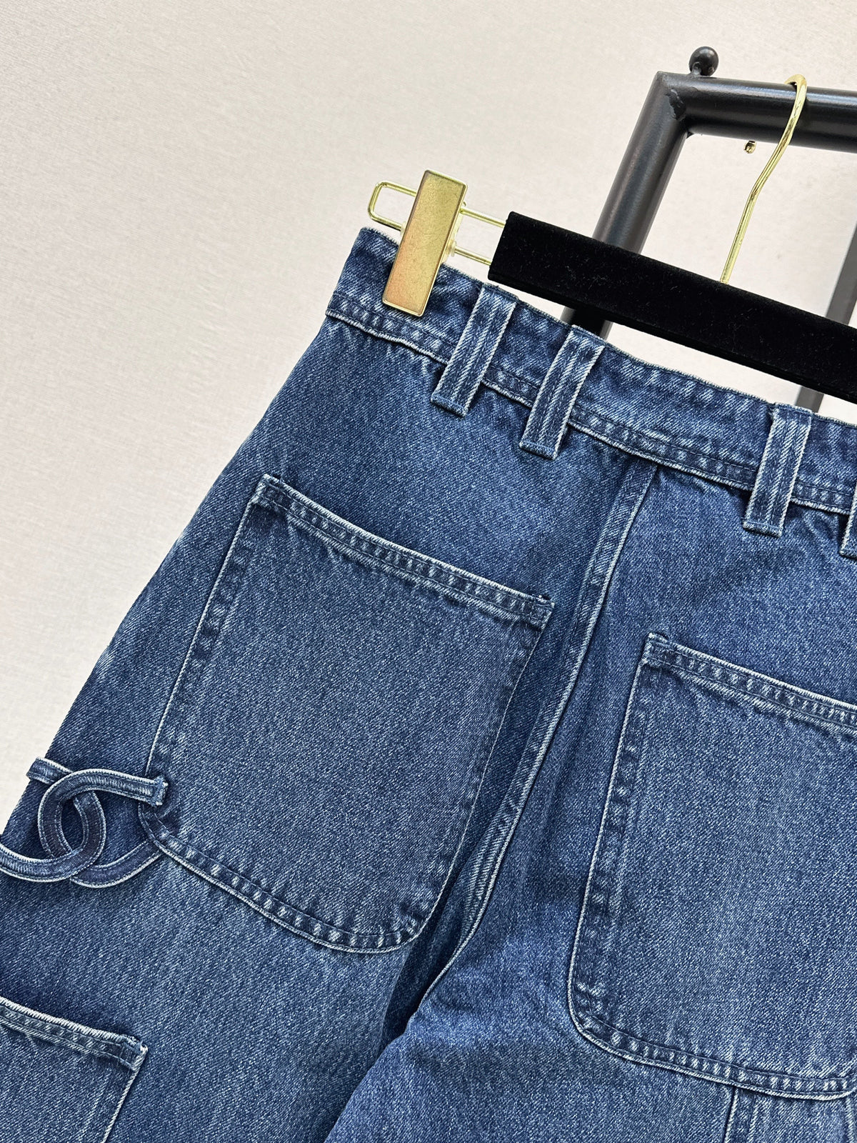 Side-pocket jeans