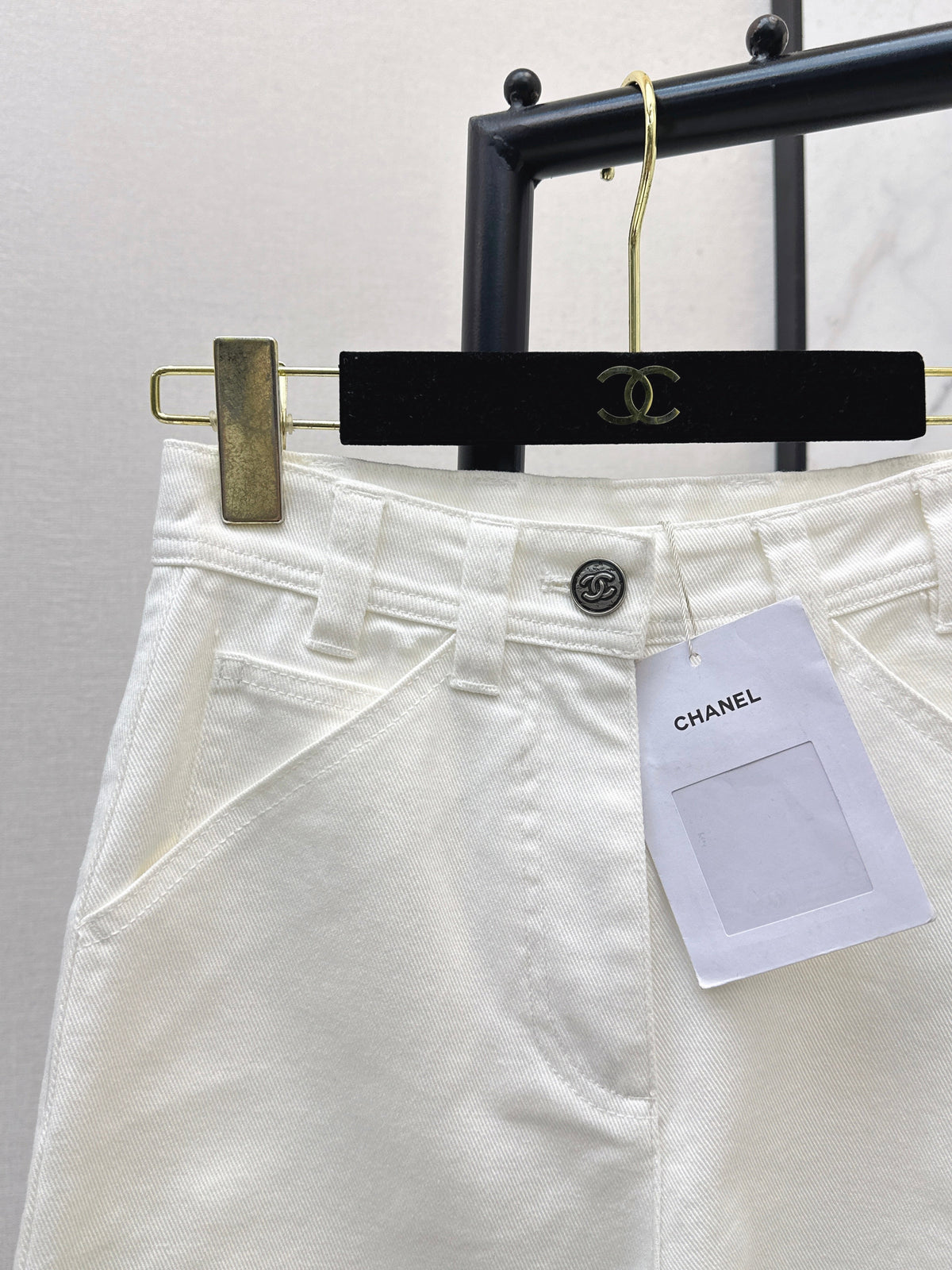 Side-pocket jeans