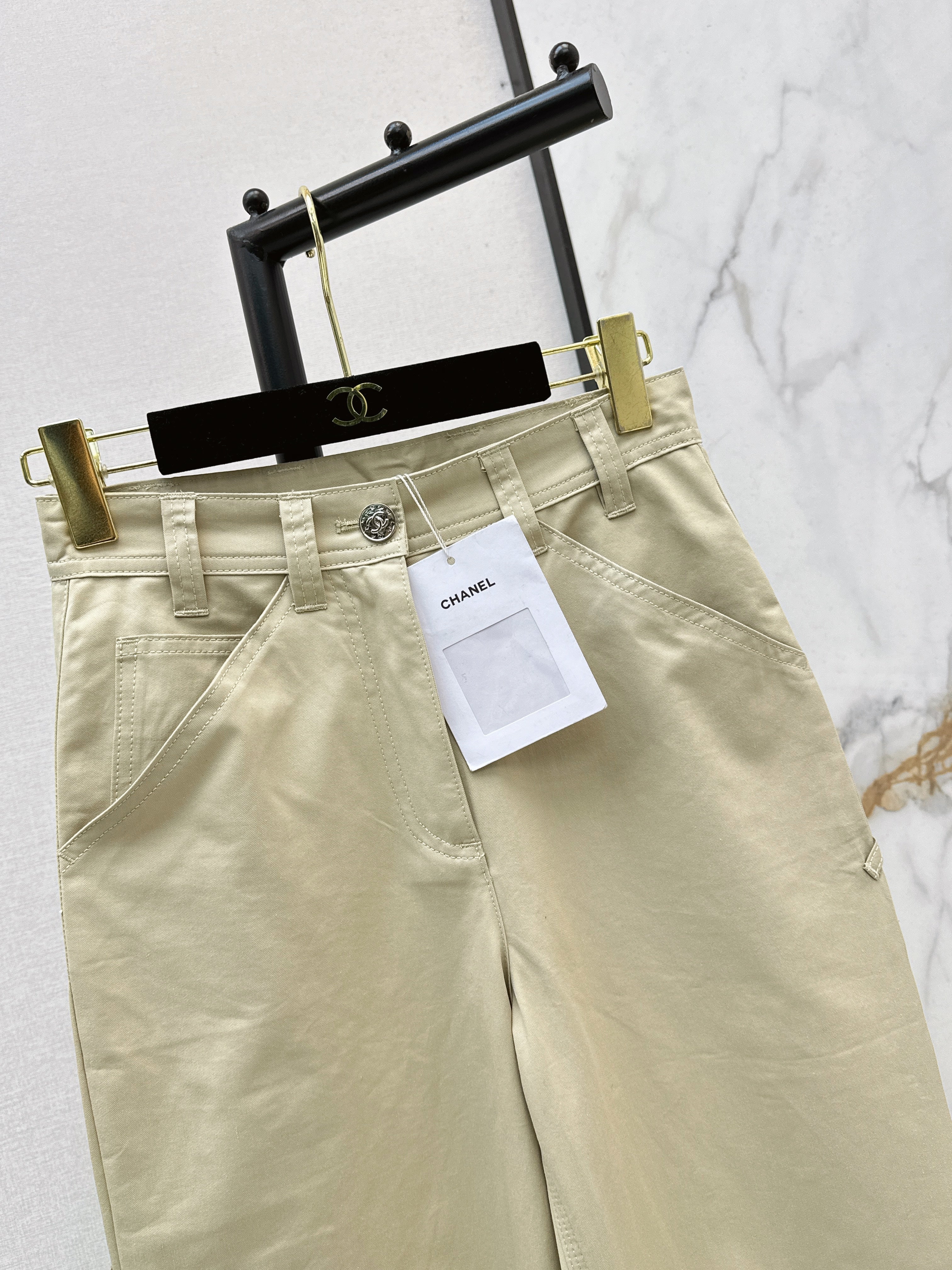 Side-pocket jeans