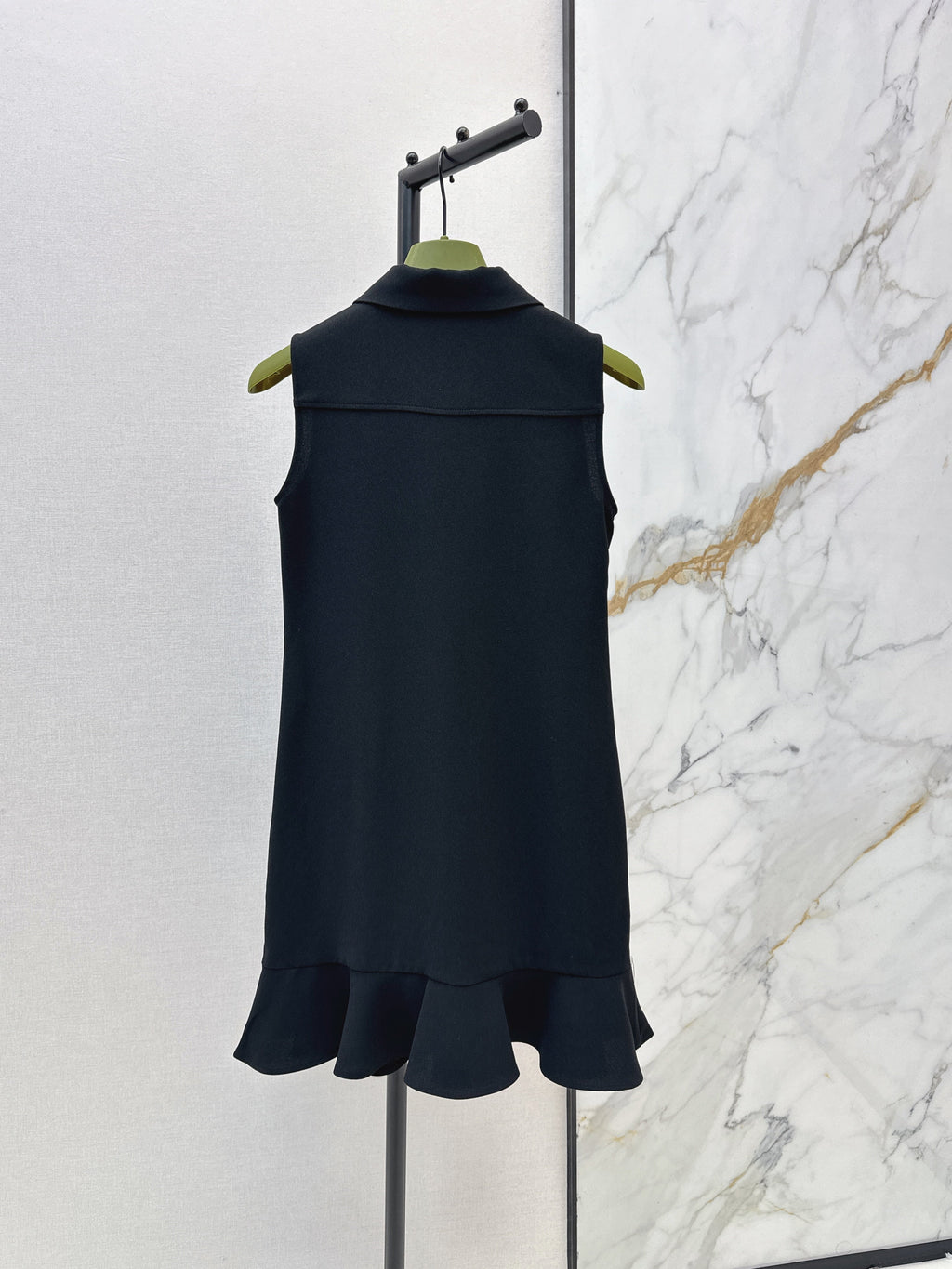 26SS — New Sleeveless Dress with Metal Buckle Decoration