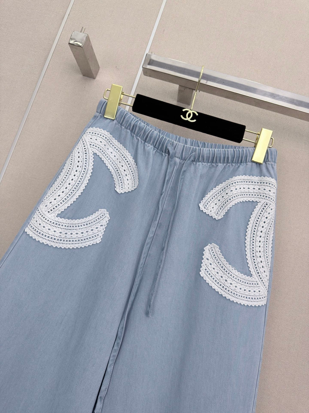 26SS New Arrival: Cutout Elastic-Waist Wide-Leg Denim Pants