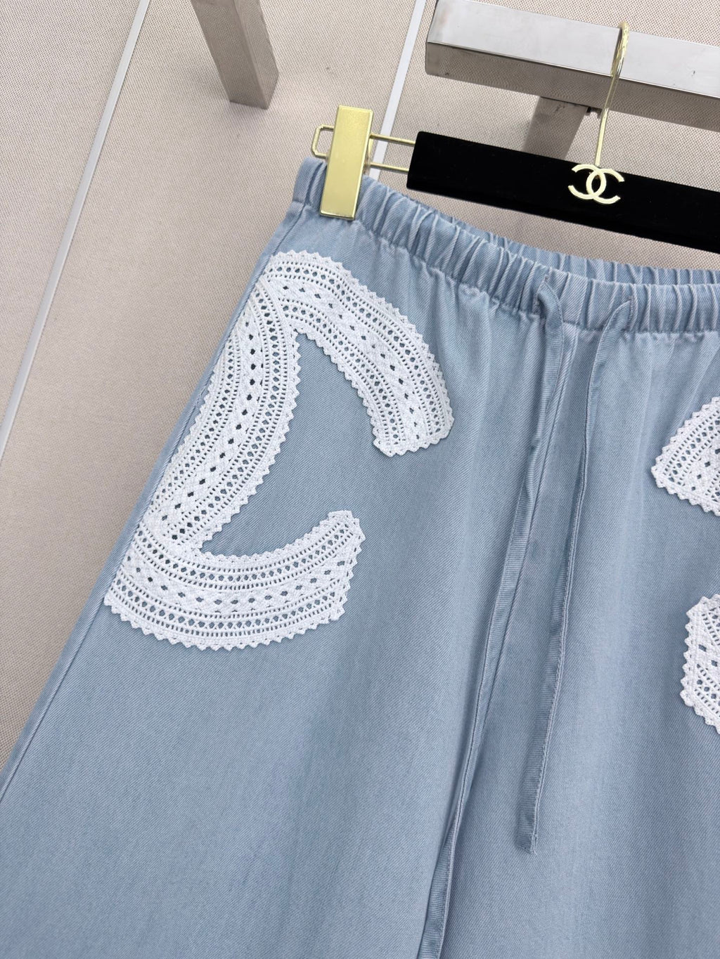 26SS New Arrival: Cutout Elastic-Waist Wide-Leg Denim Pants