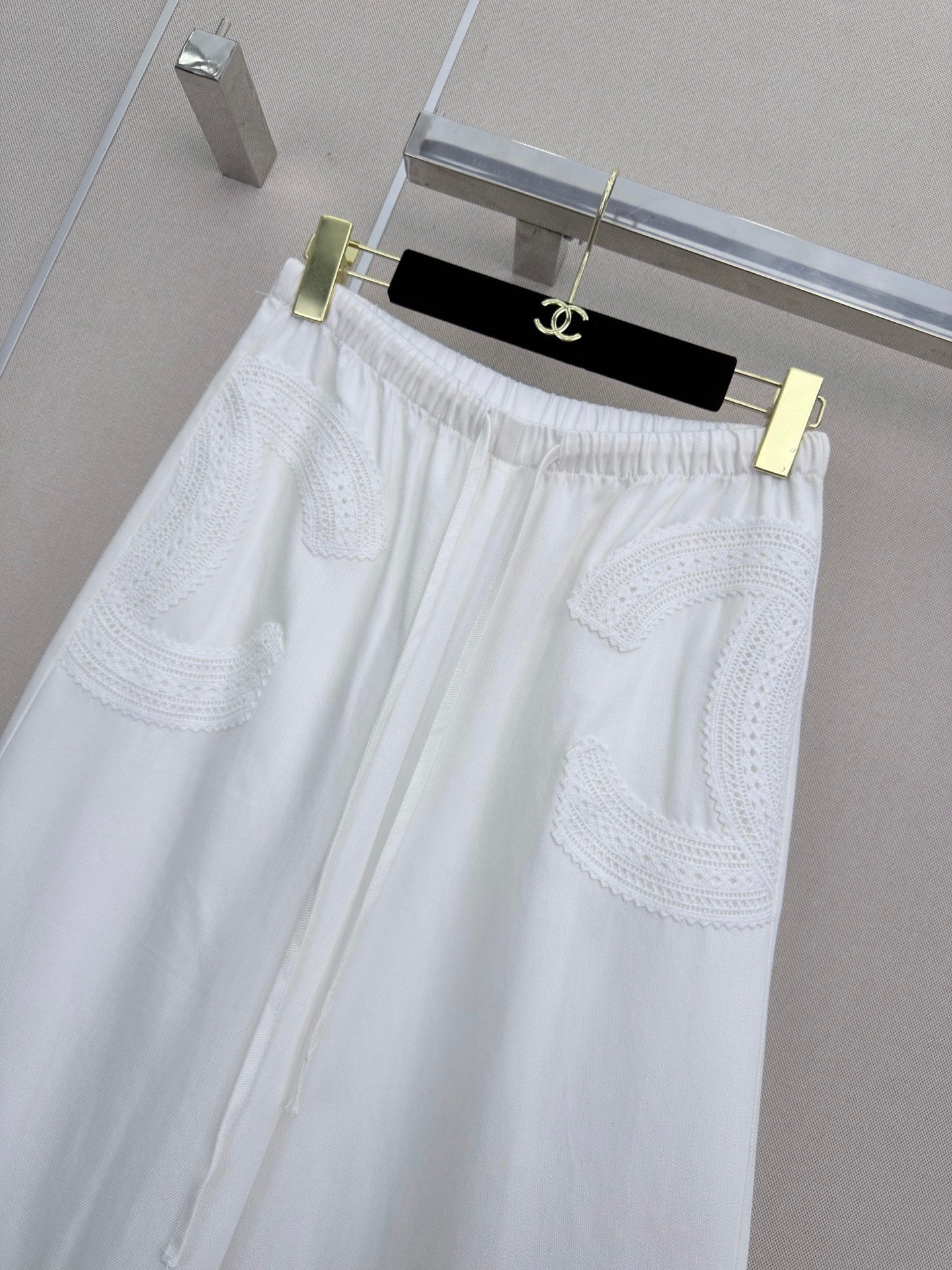 26SS New Arrival: Cutout Elastic-Waist Wide-Leg Denim Pants