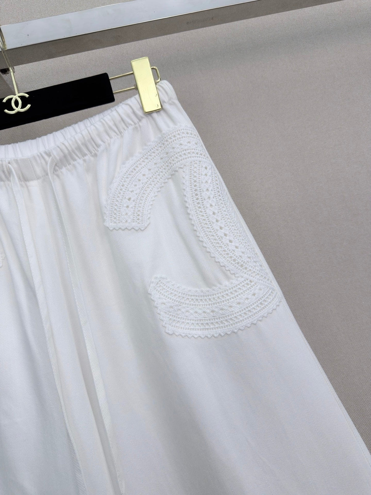 26SS New Arrival: Cutout Elastic-Waist Wide-Leg Denim Pants