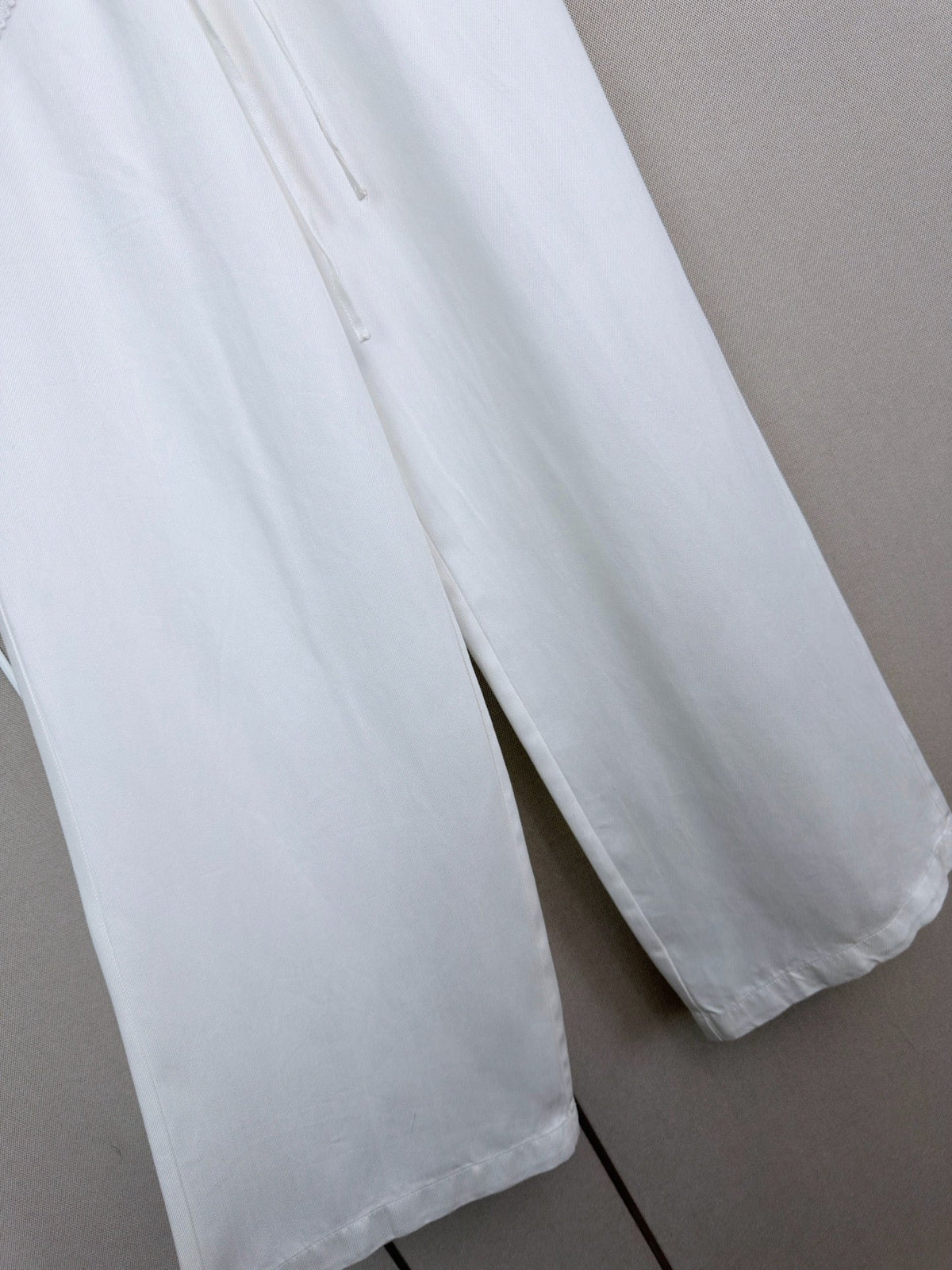 26SS New Arrival: Cutout Elastic-Waist Wide-Leg Denim Pants