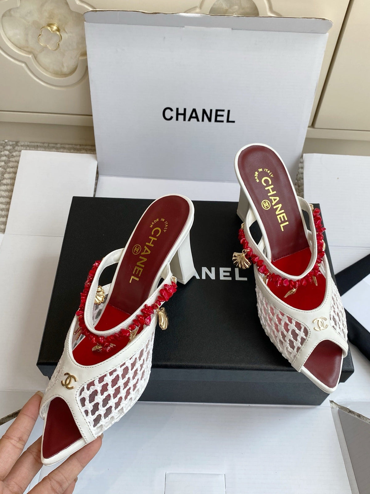 Pointed-toe peep-toe chunky-heeled sandals