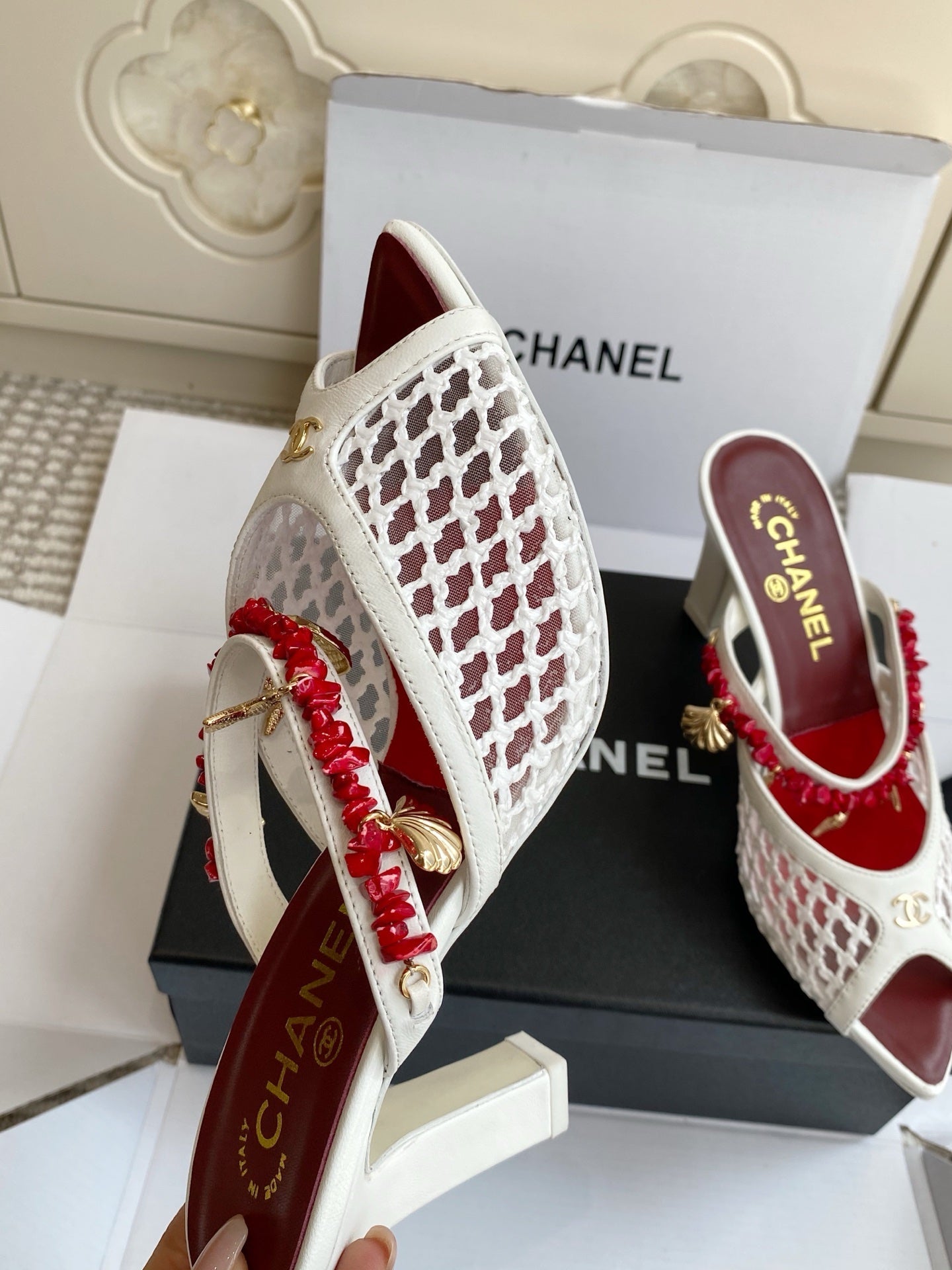 Pointed-toe peep-toe chunky-heeled sandals