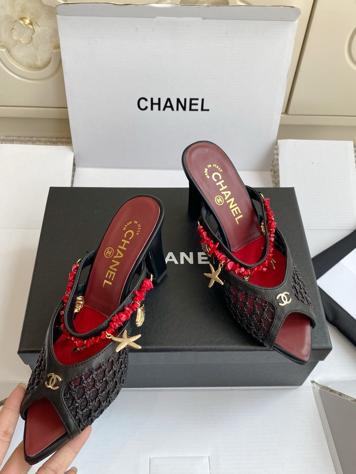 Pointed-toe peep-toe chunky-heeled sandals