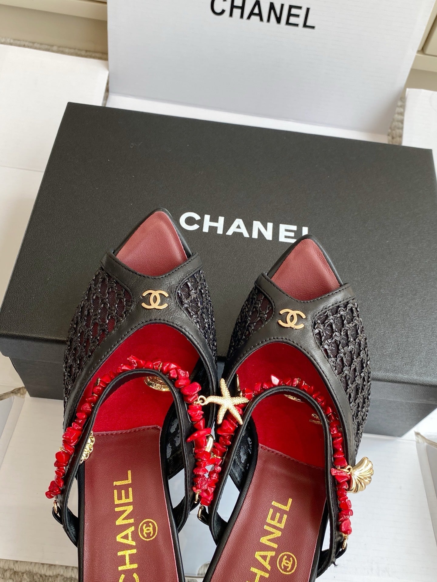 Pointed-toe peep-toe chunky-heeled sandals