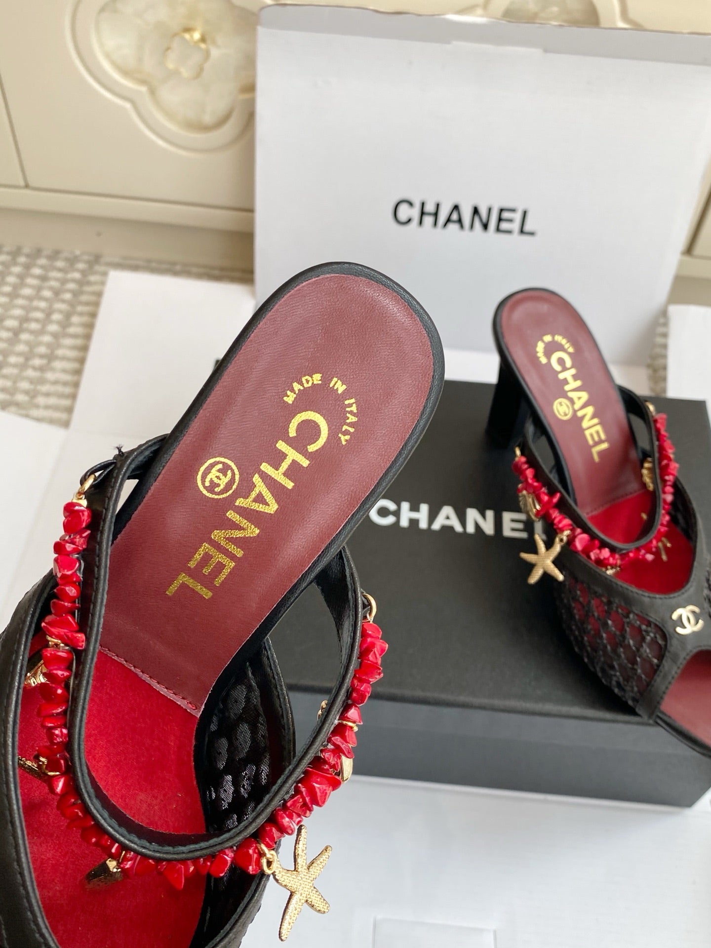 Pointed-toe peep-toe chunky-heeled sandals