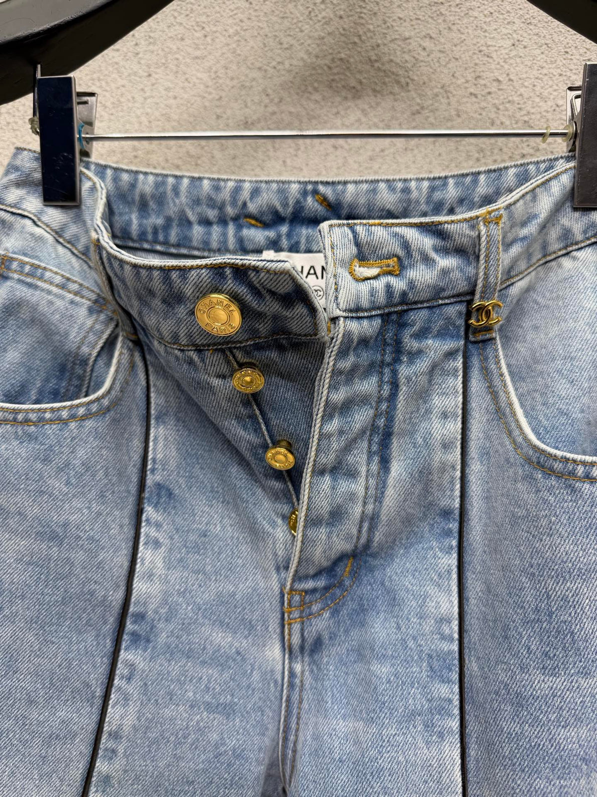 Straight-leg jeans
