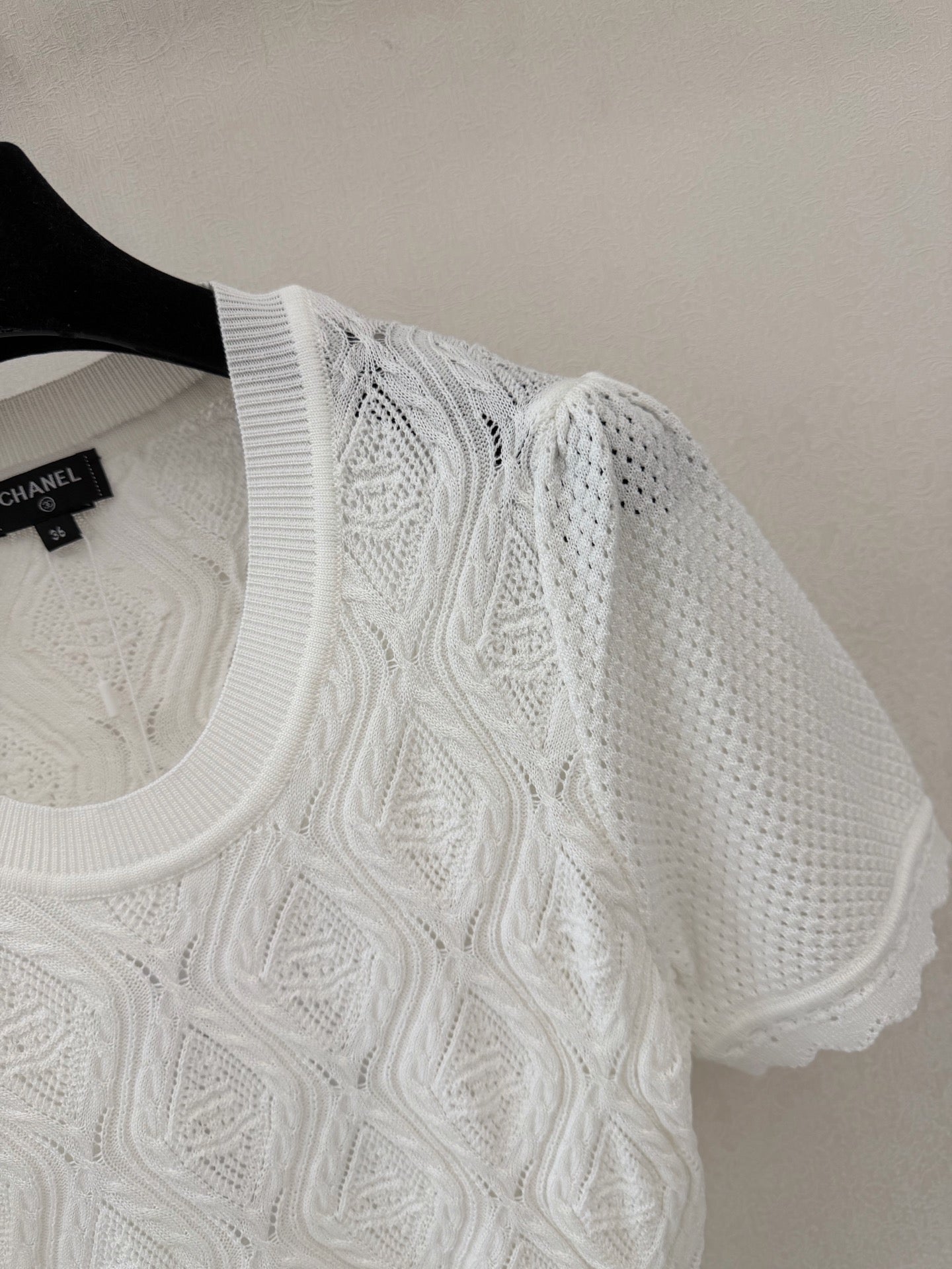 Ruffled round neck short sleeve