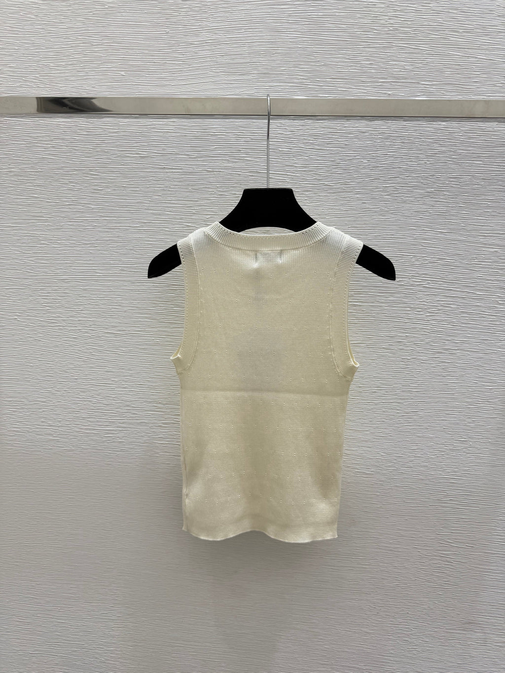 Solid color simple round neck knitted vest