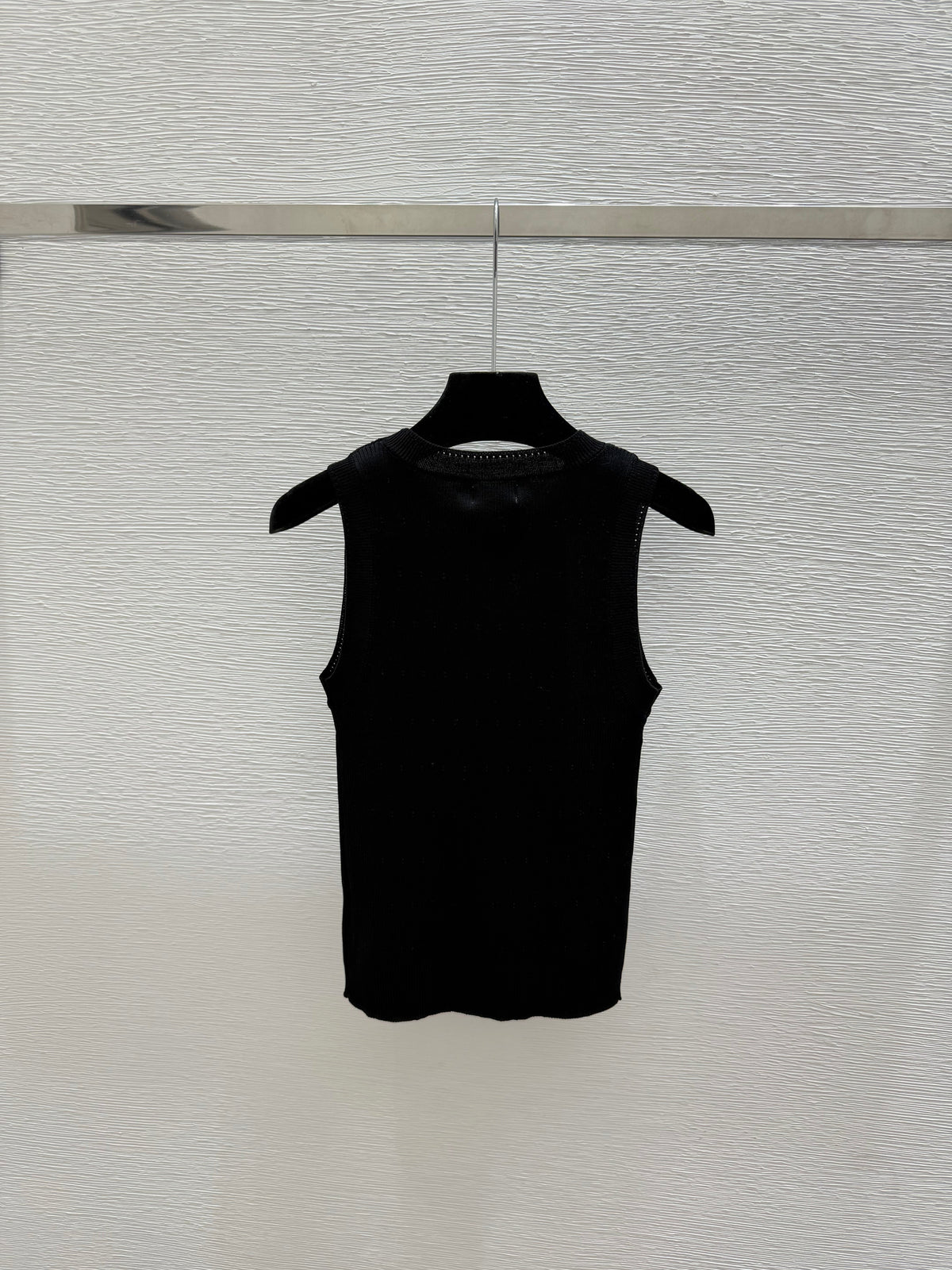 Solid color simple round neck knitted vest