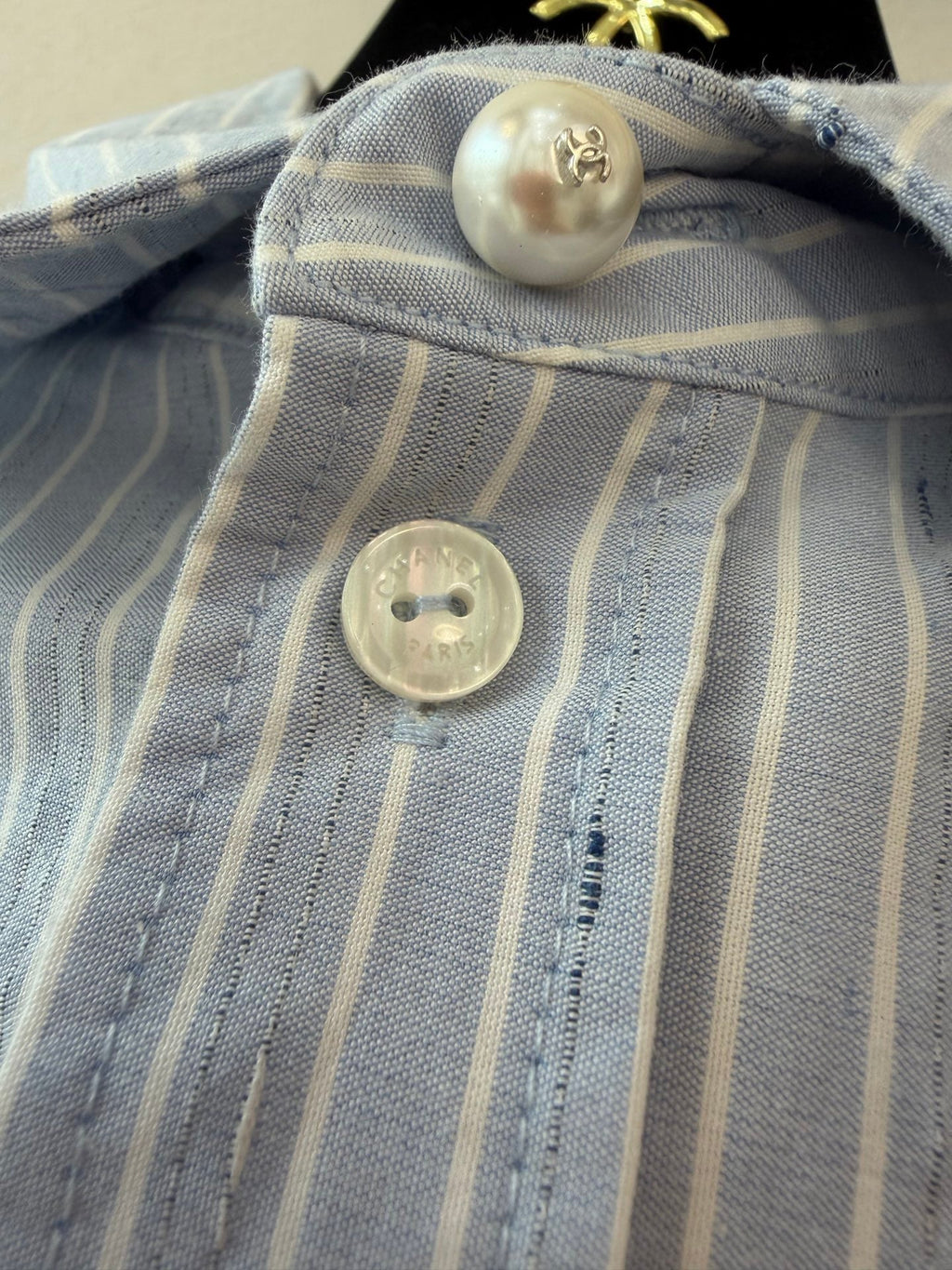 Chanel/Long vertical-striped shirt