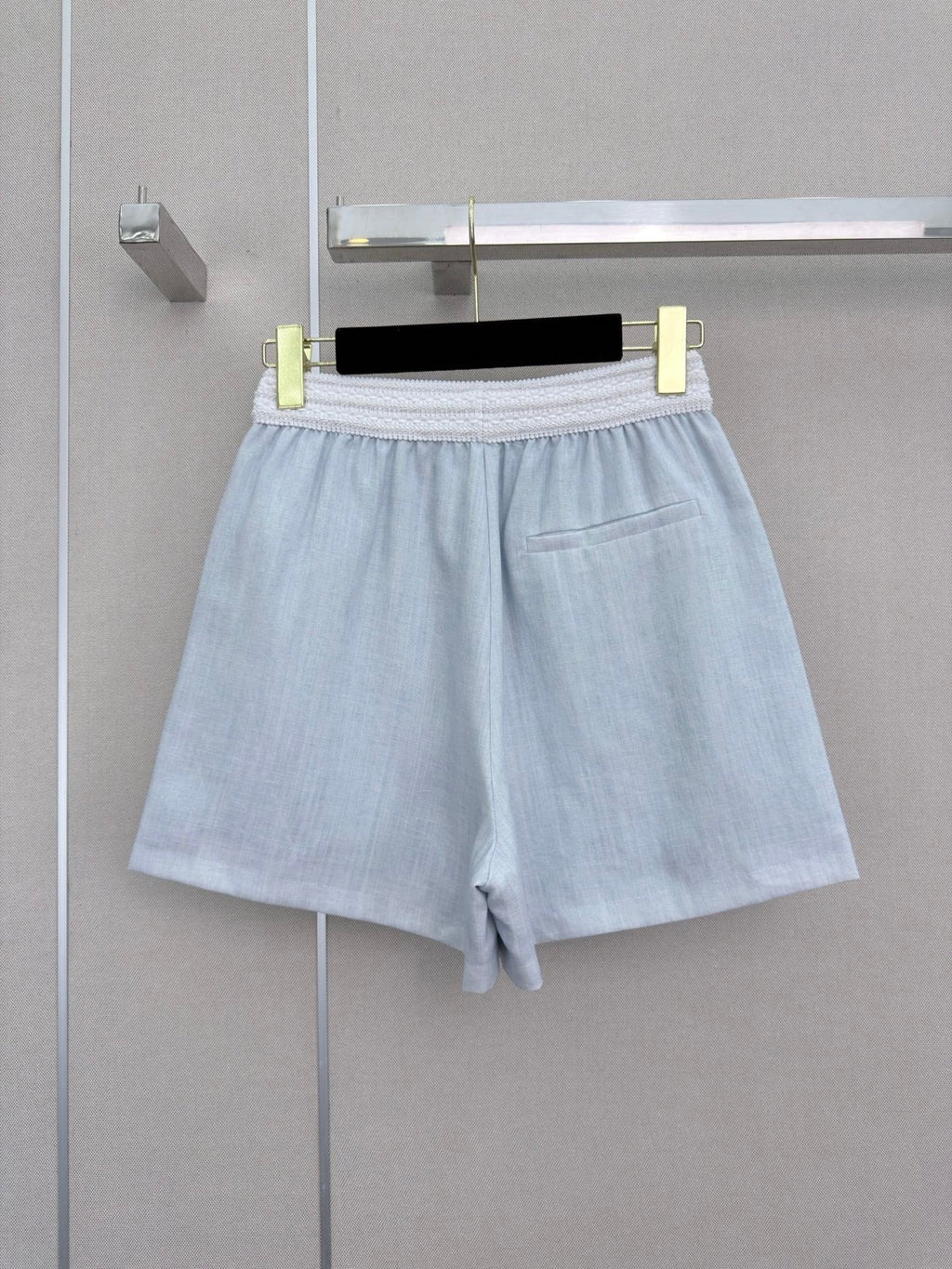 Chanel/Elastic-waist shorts