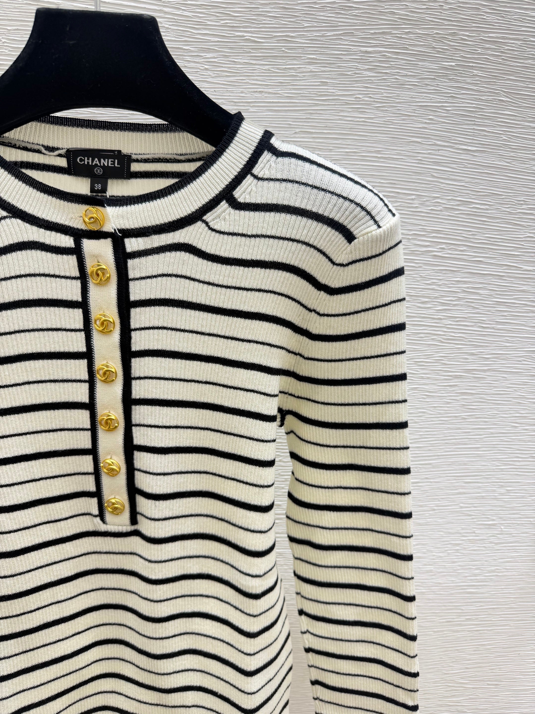 Chanel/Long-sleeve color-block striped knit top