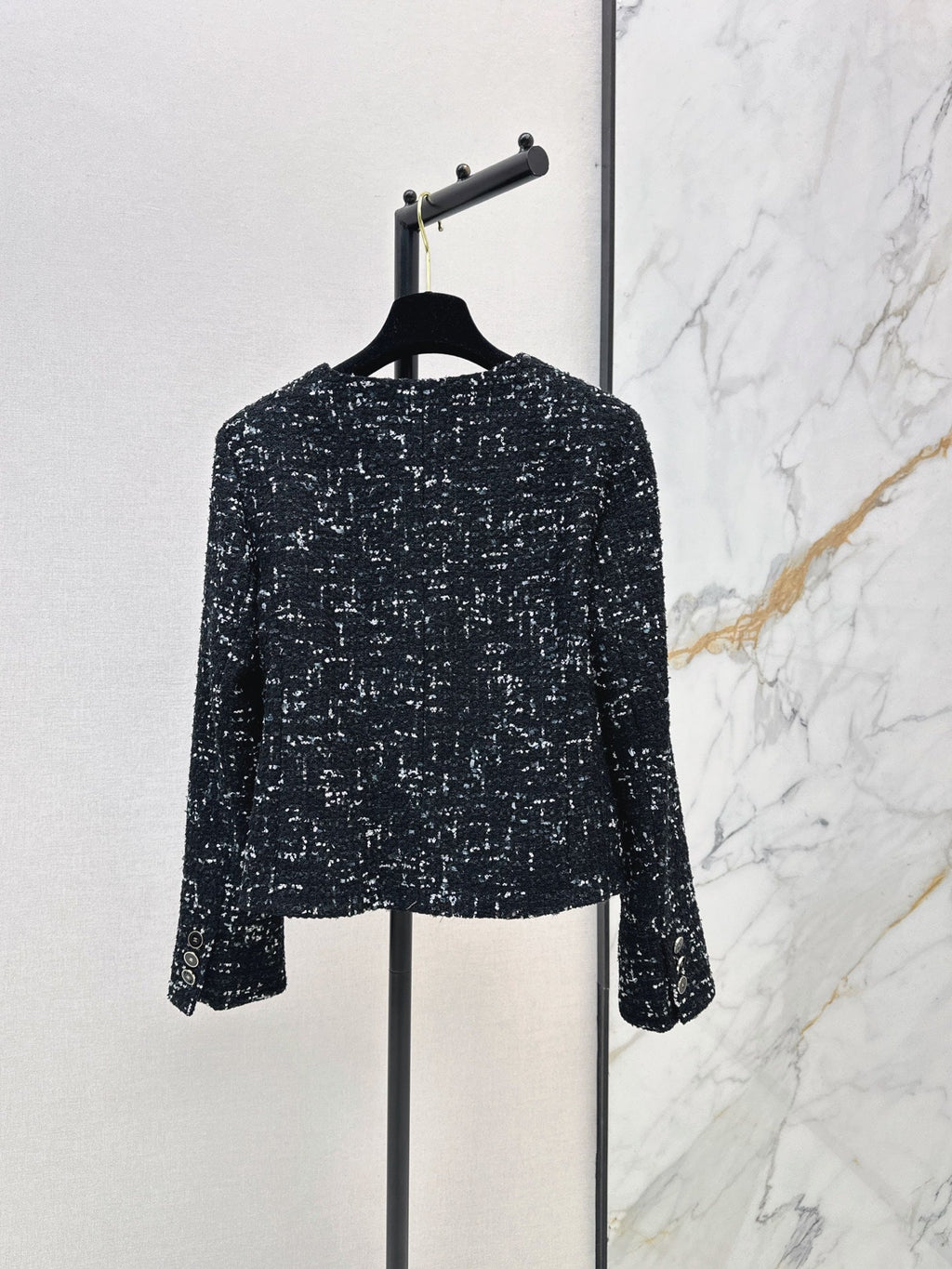 Chanel/Frayed-Edge Tweed Jacket