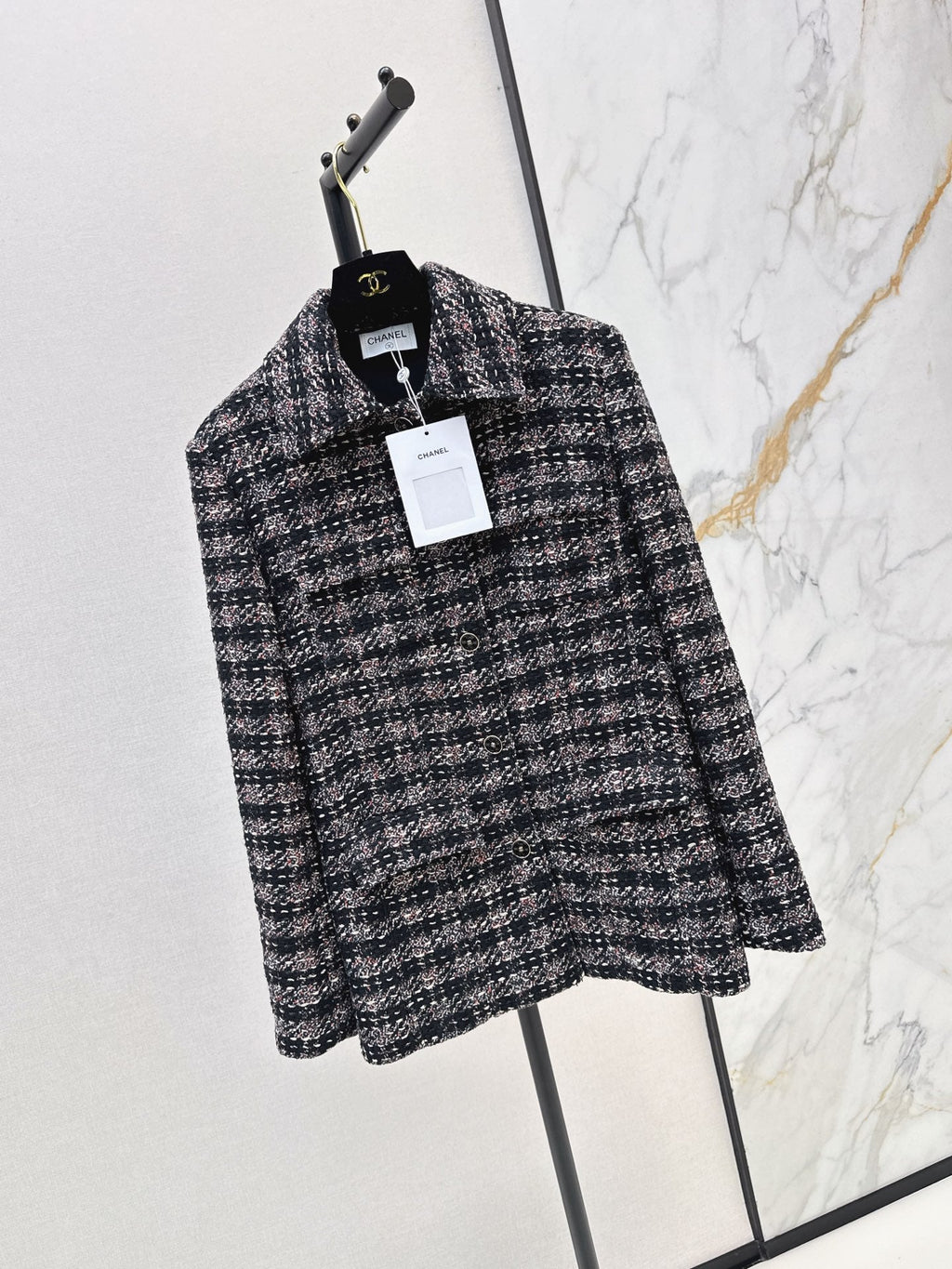 Chanel/Mid-length tweed jacket