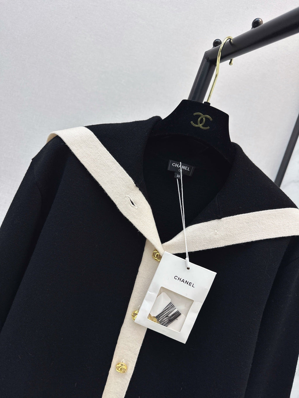 Chanel/Color-block knit cardigan featuring a nautical-style collar