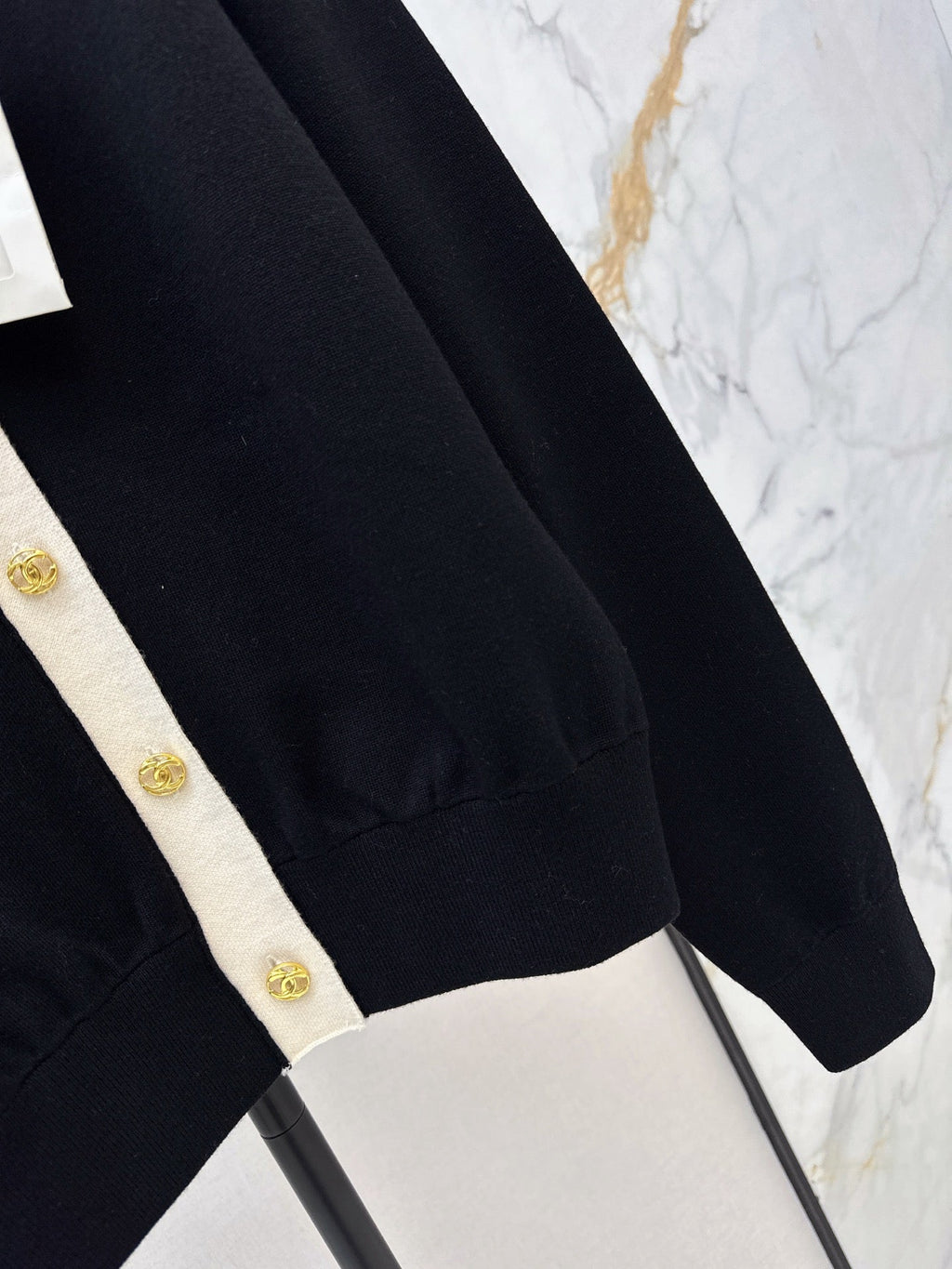 Chanel/Color-block knit cardigan featuring a nautical-style collar