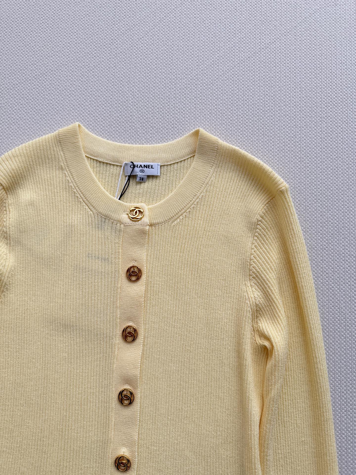 Chanel/Vertical-Ribbed Knit Cardigan