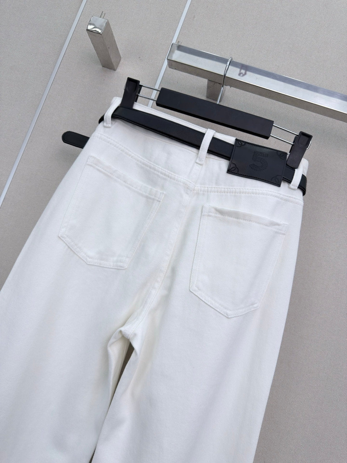 Wide-leg jeans with pockets