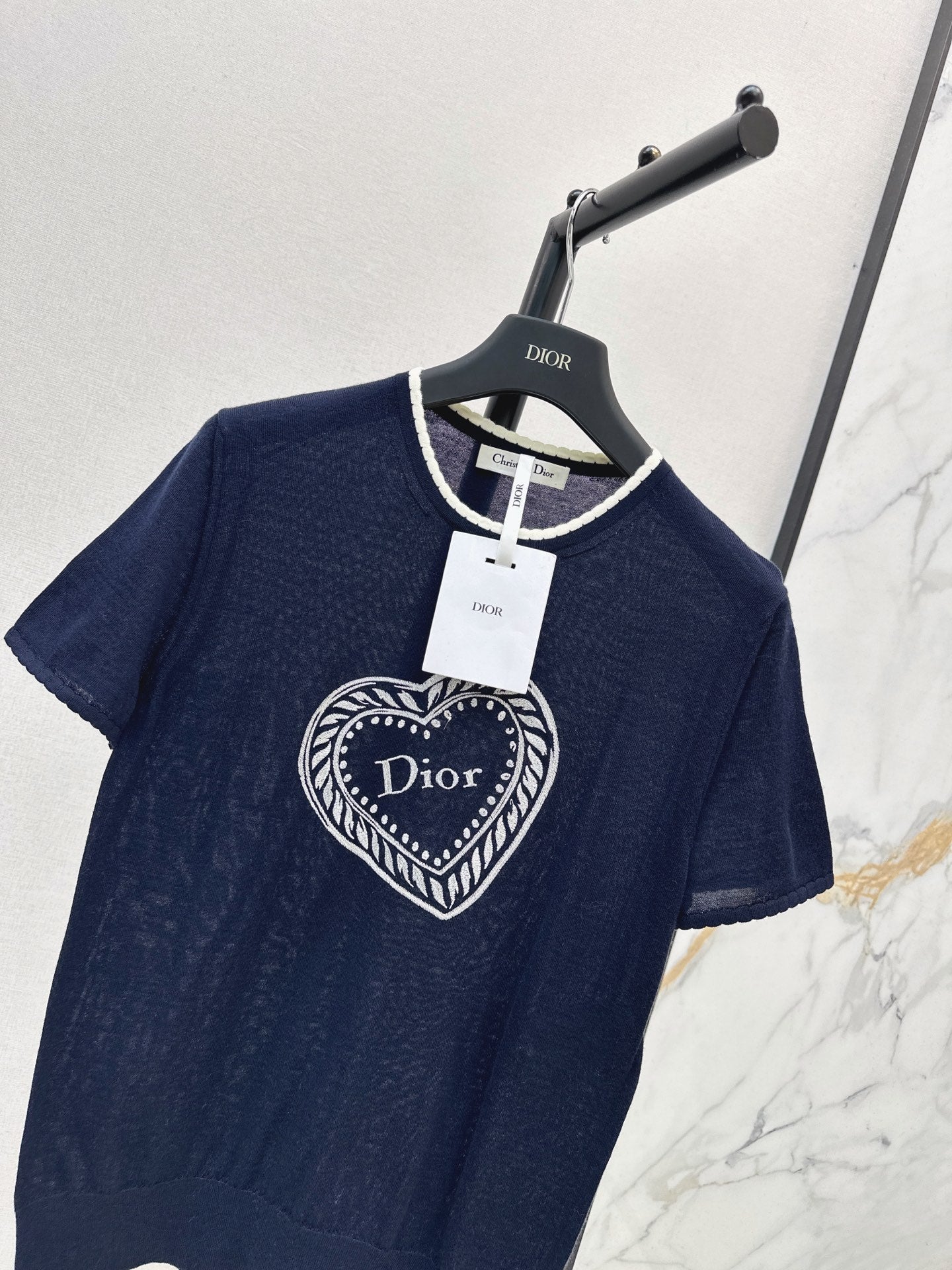 Short-Sleeved Knit Top with Heart Embroidery