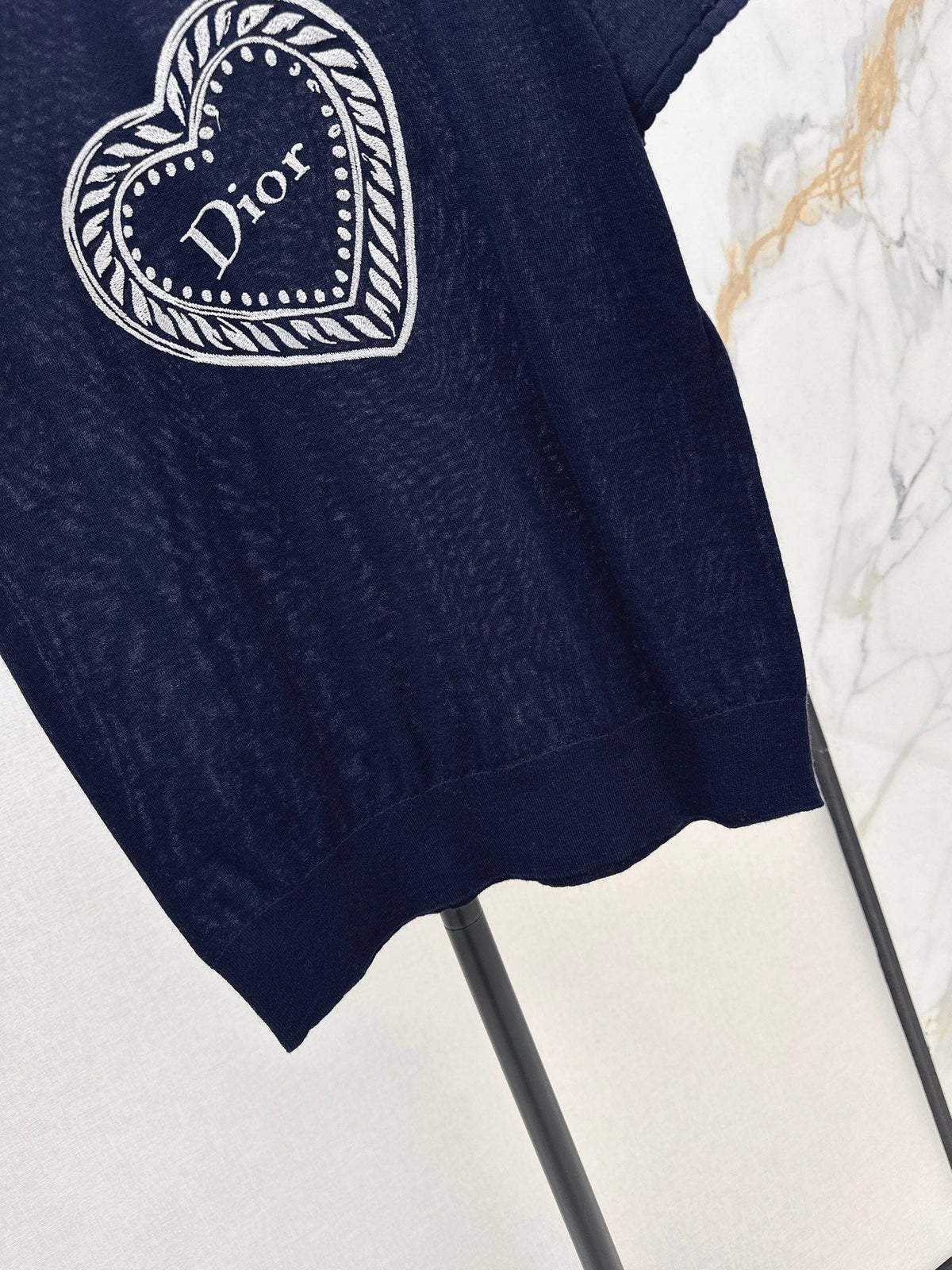 Short-Sleeved Knit Top with Heart Embroidery